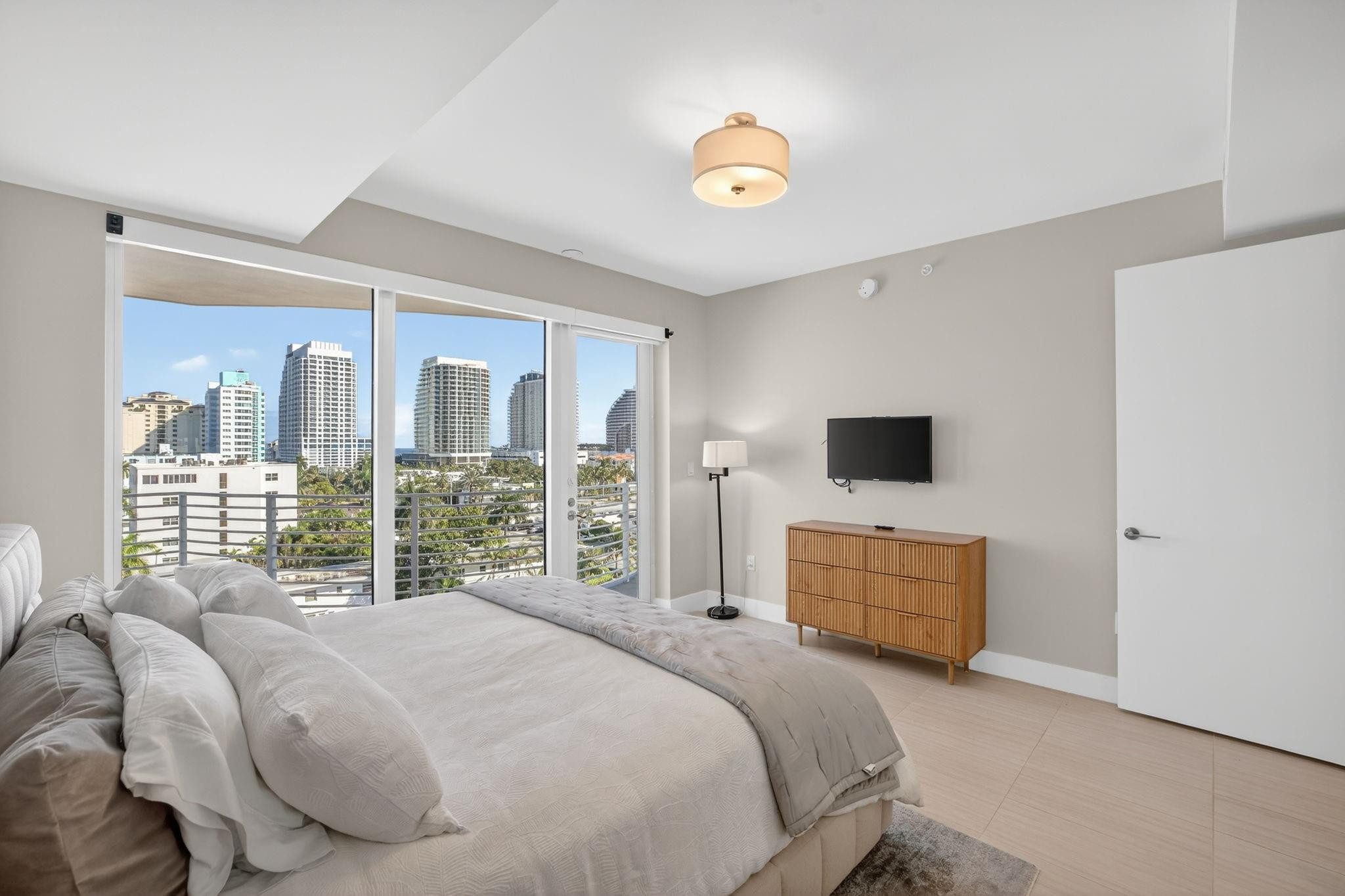 612 Bayshore Drive 702