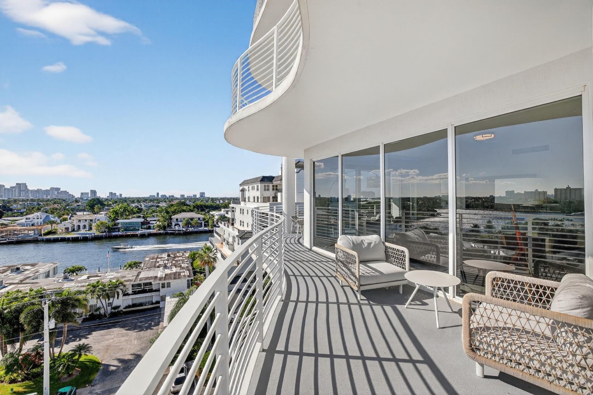 612 Bayshore Drive 702