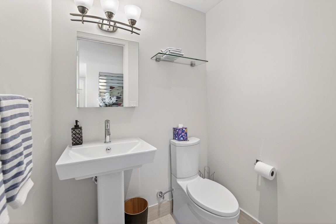 612 Bayshore Drive 702