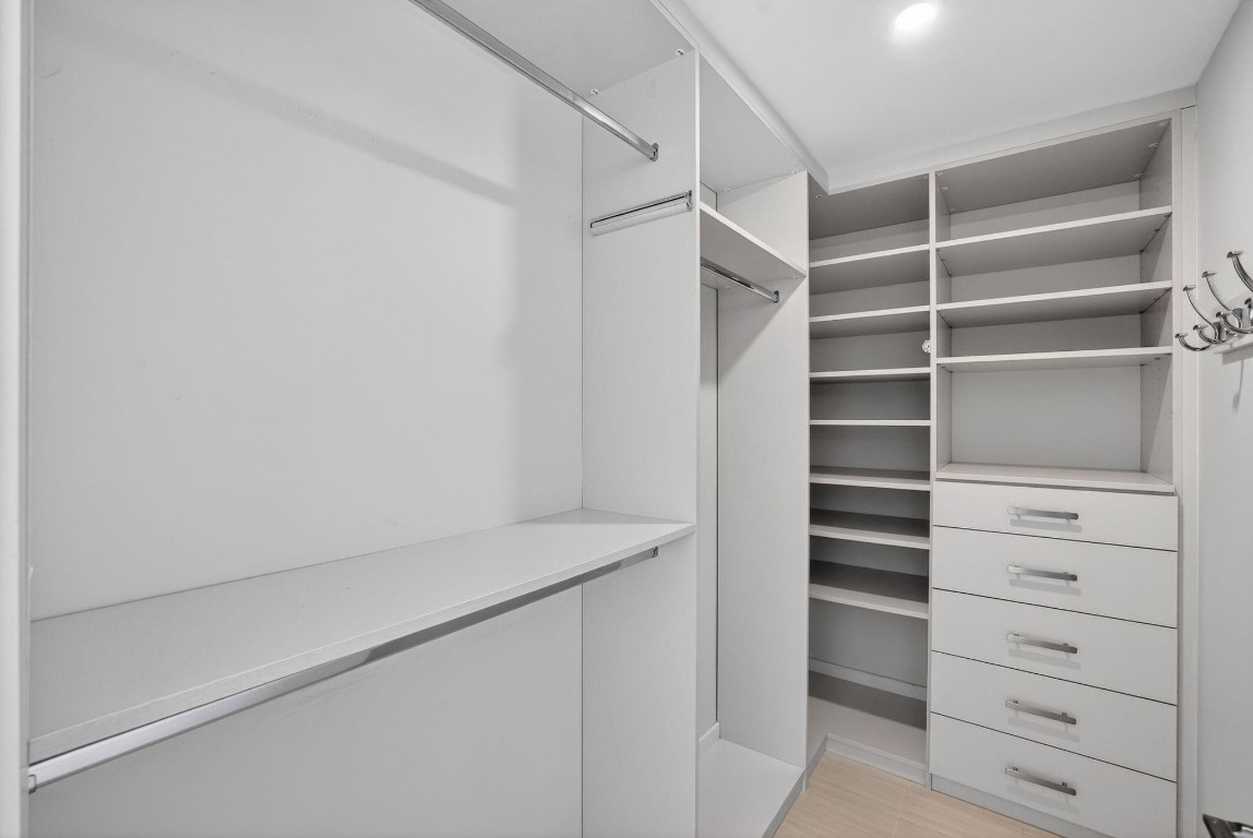 612 Bayshore Drive 702