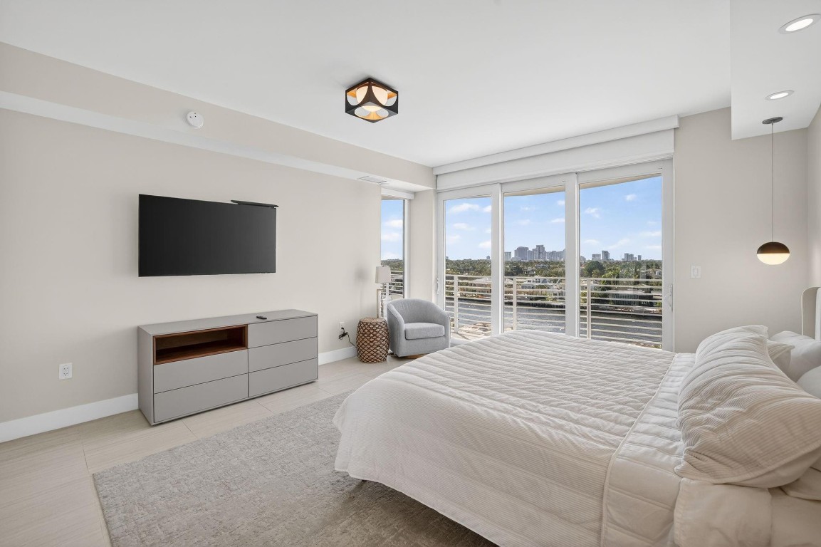 612 Bayshore Drive 702