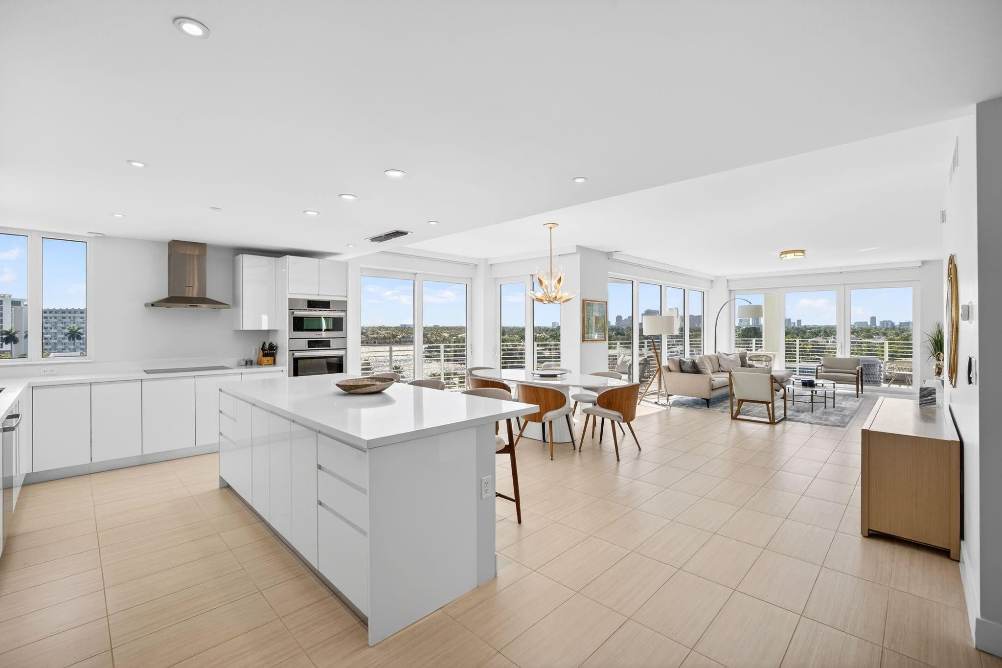 612 Bayshore Drive 702