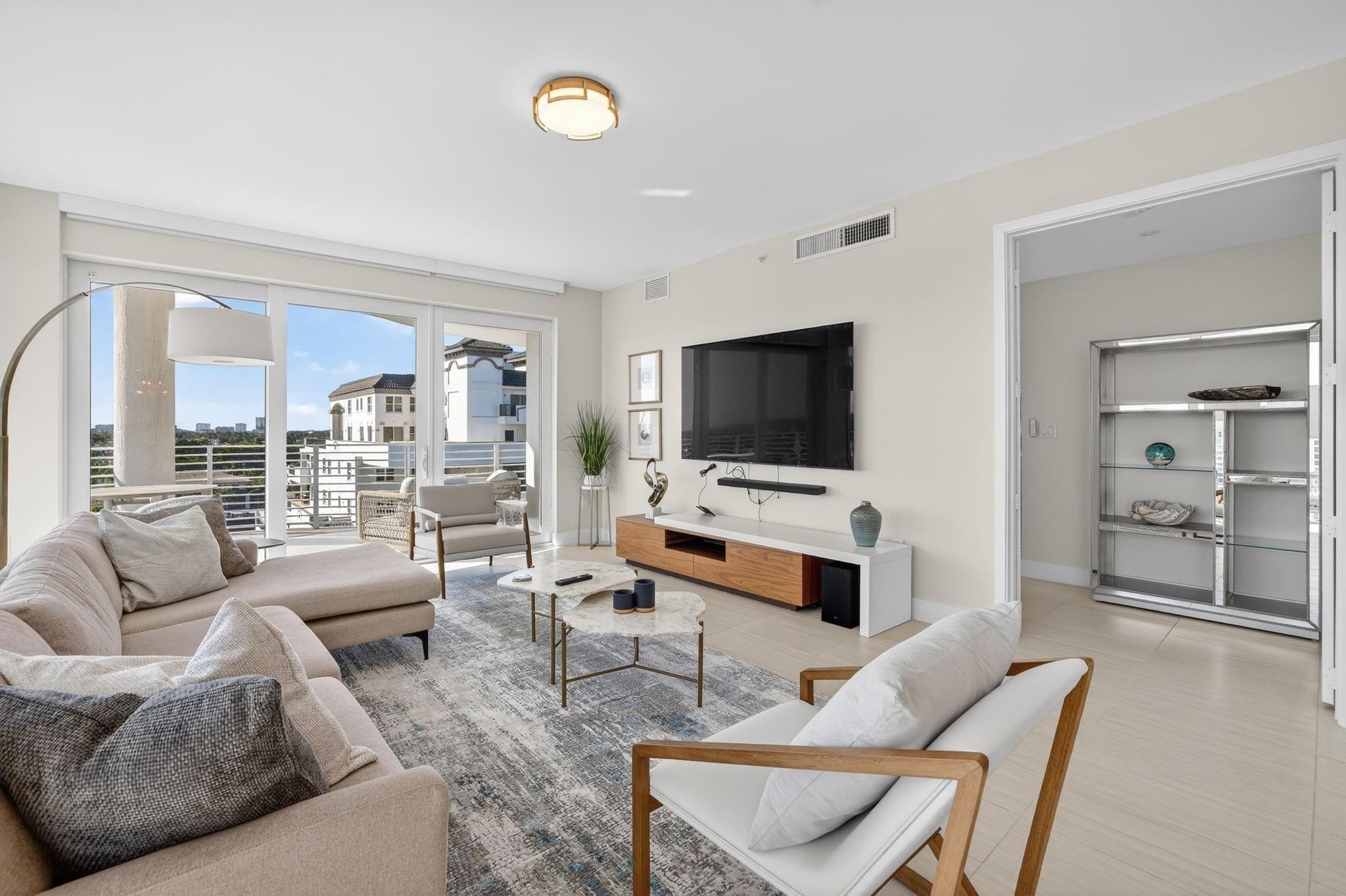 612 Bayshore Drive 702