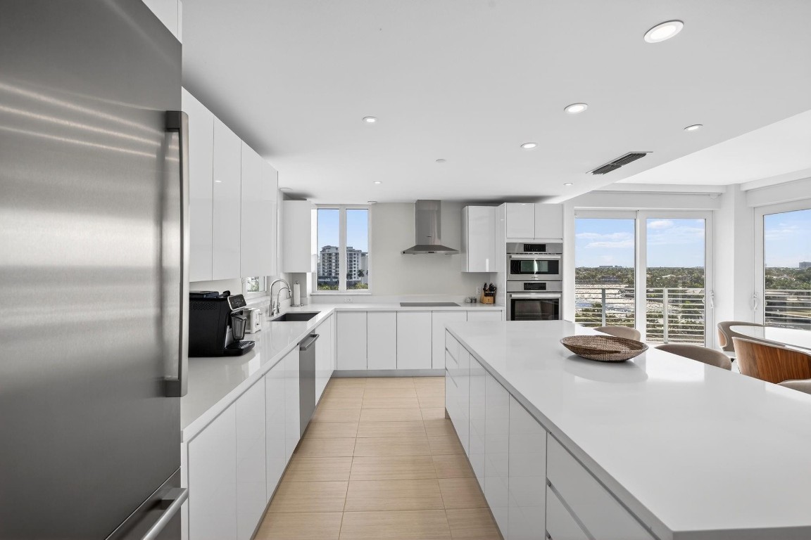 612 Bayshore Drive 702