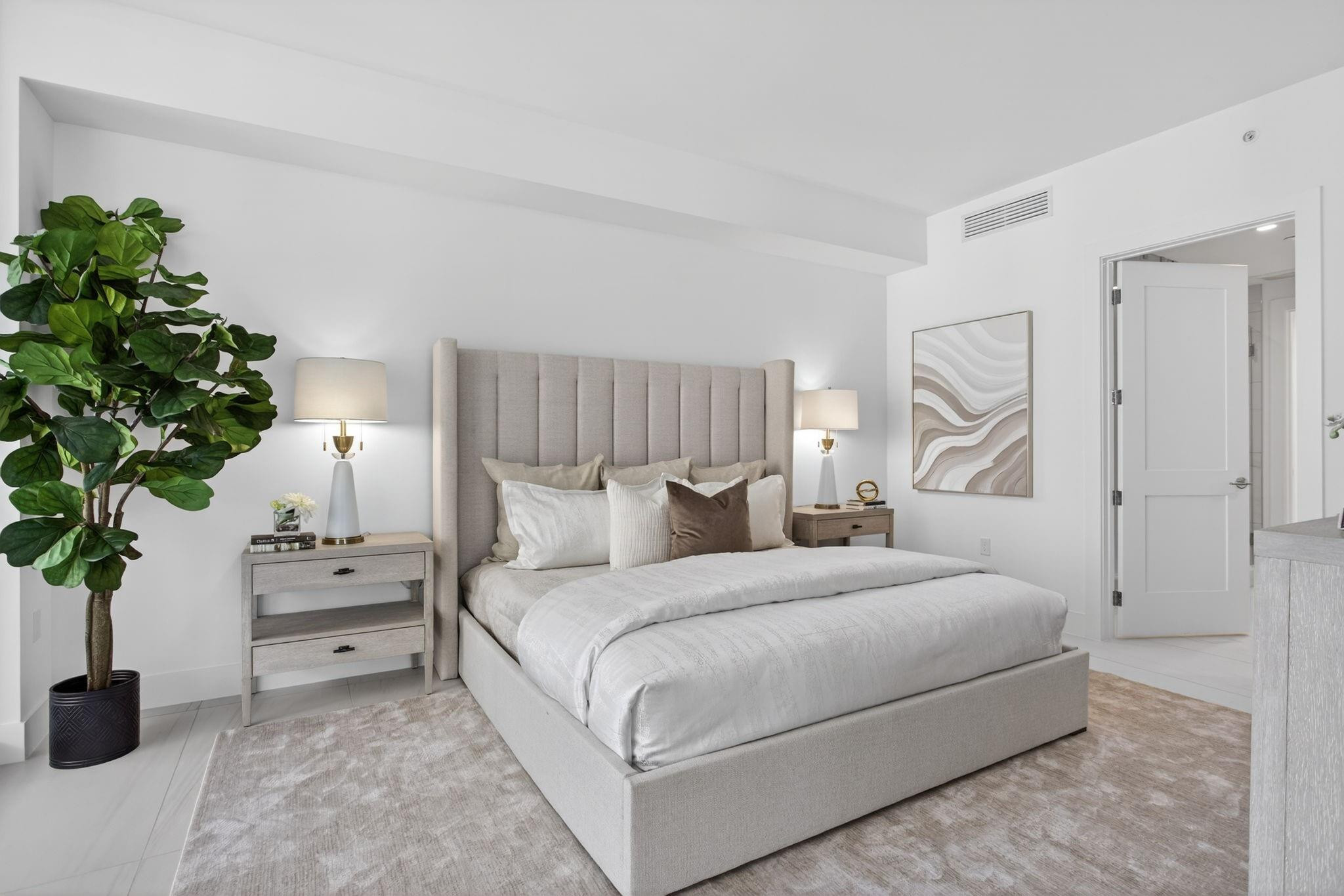 153 N Seabreeze Boulevard 2505
