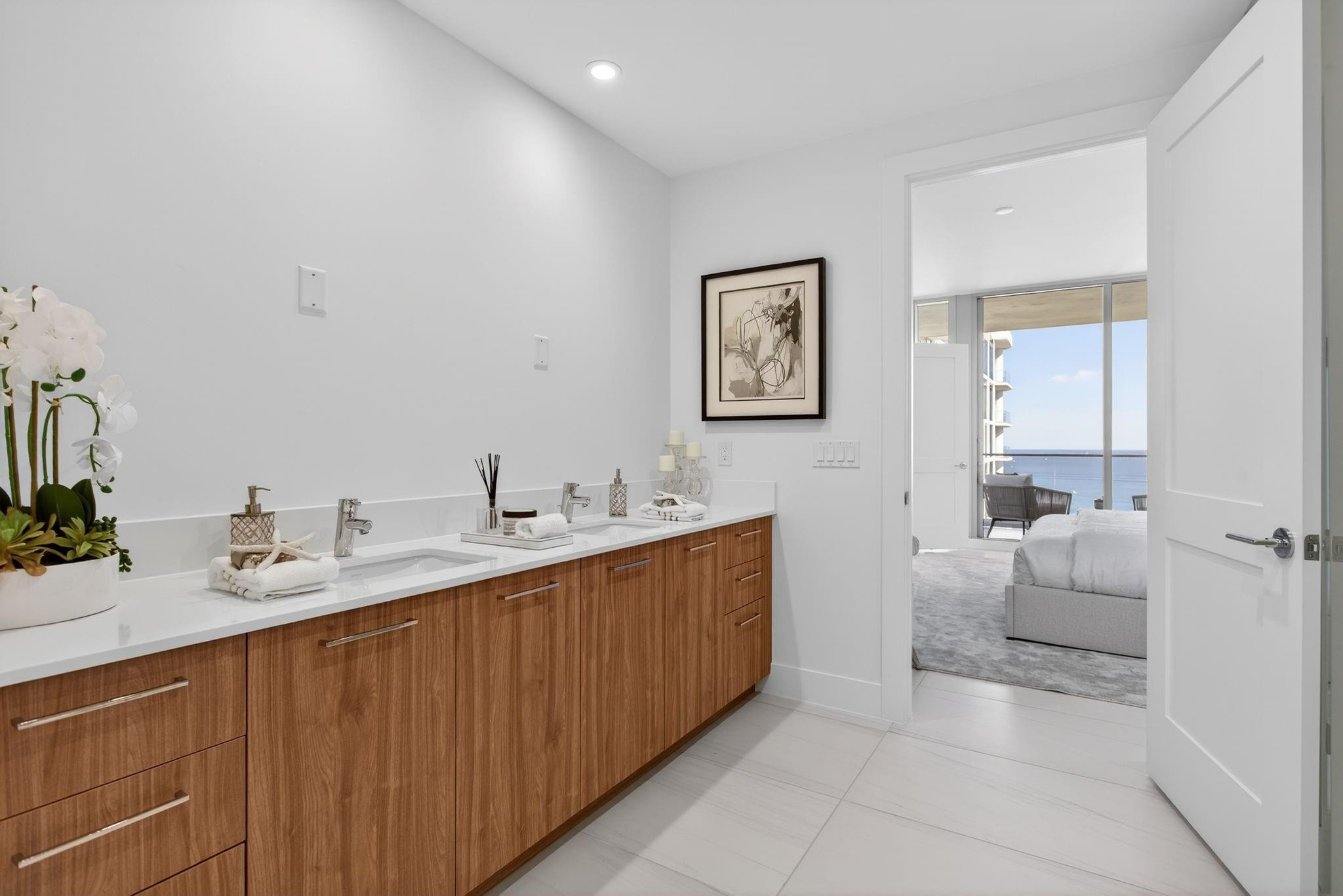 153 N Seabreeze Boulevard 2505