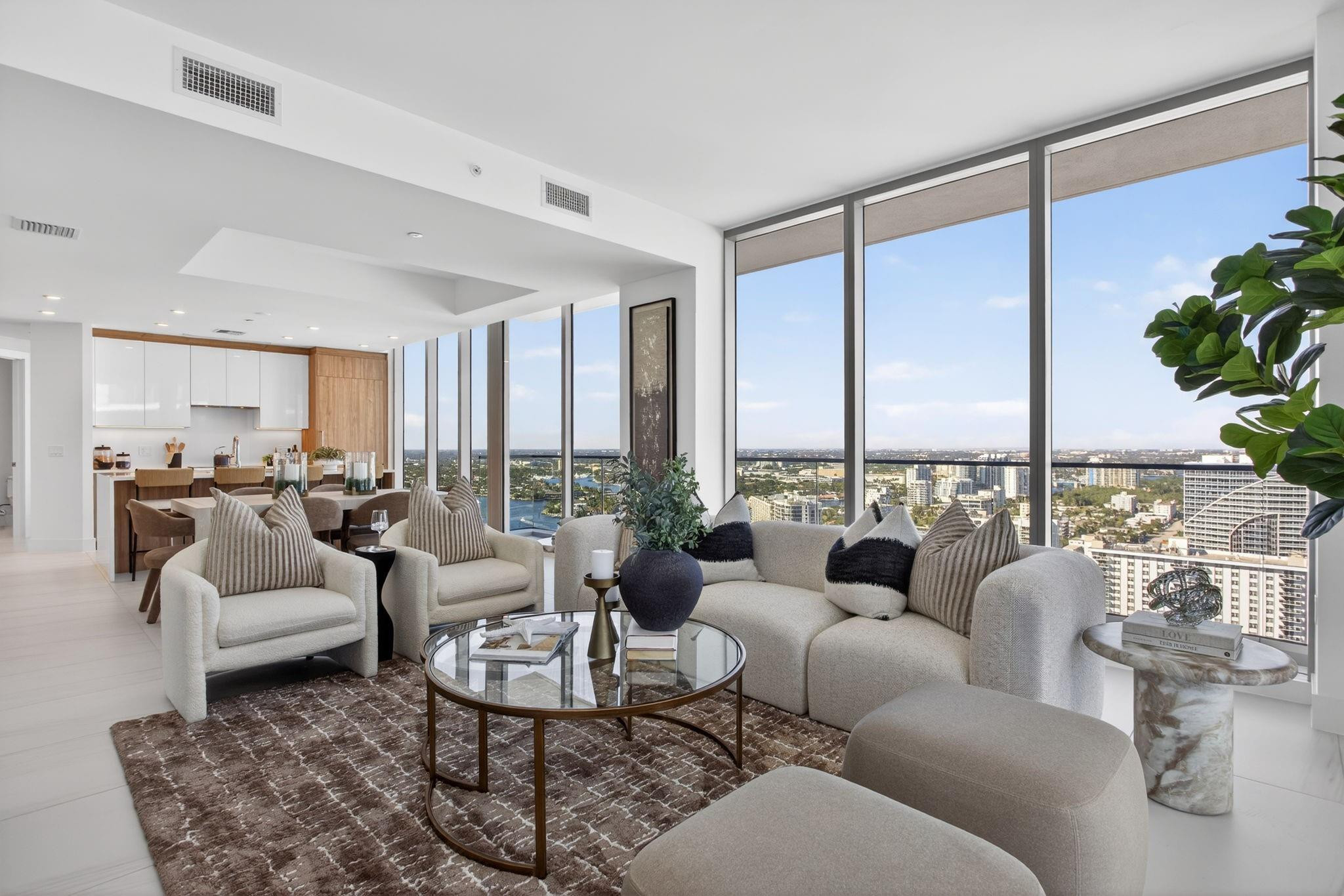 153 N Seabreeze Boulevard 2505