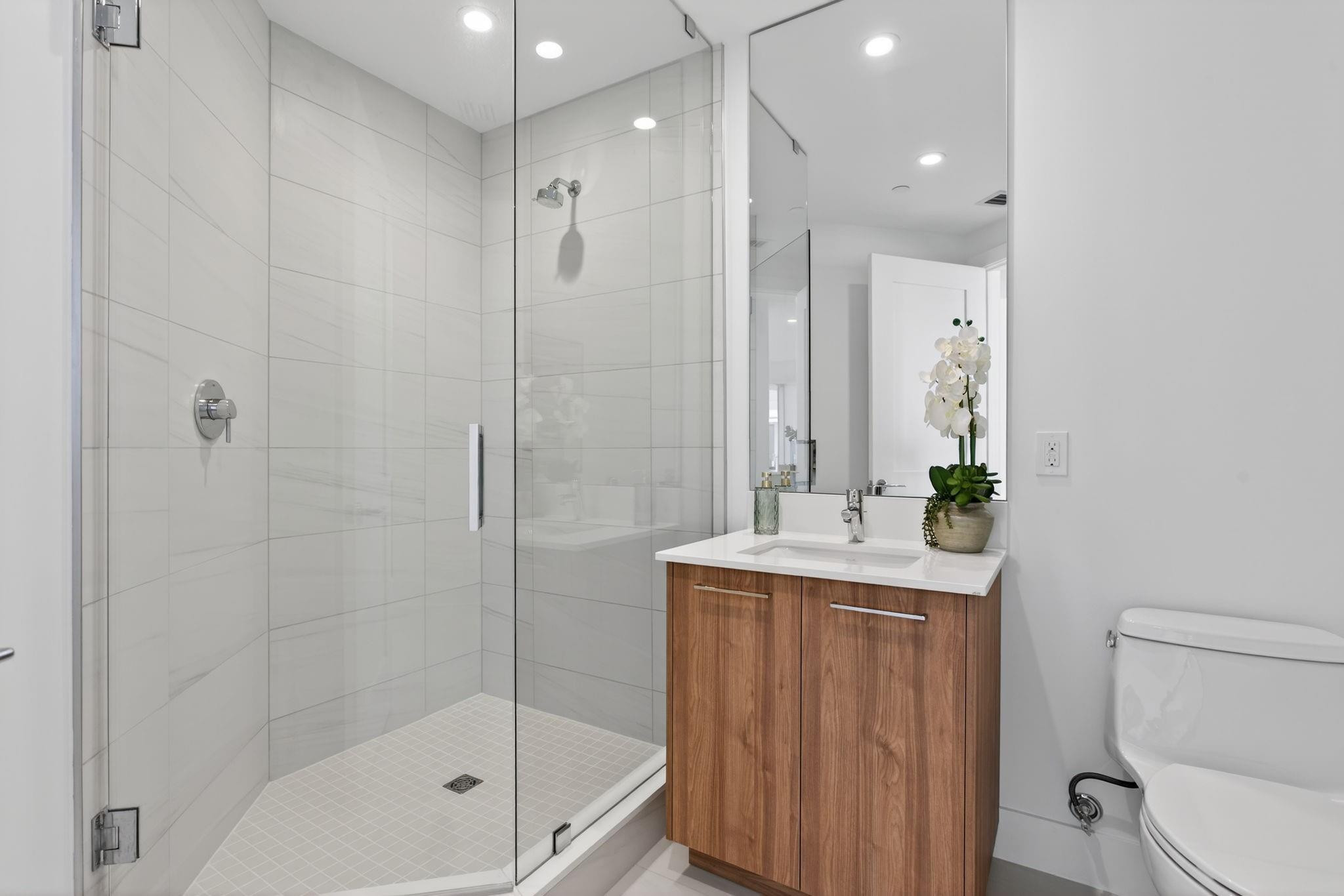 153 N Seabreeze Boulevard 2505