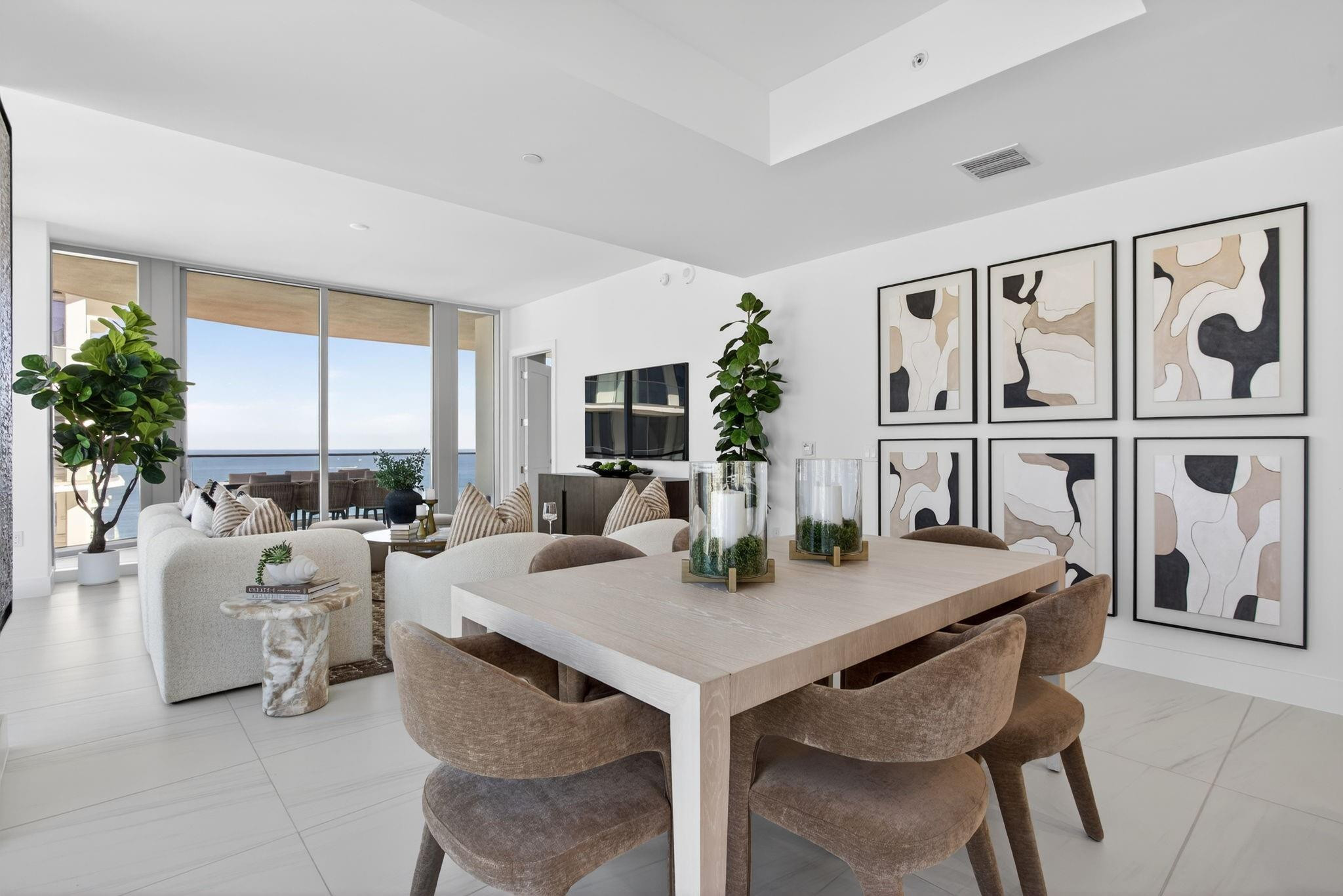 153 N Seabreeze Boulevard 2505