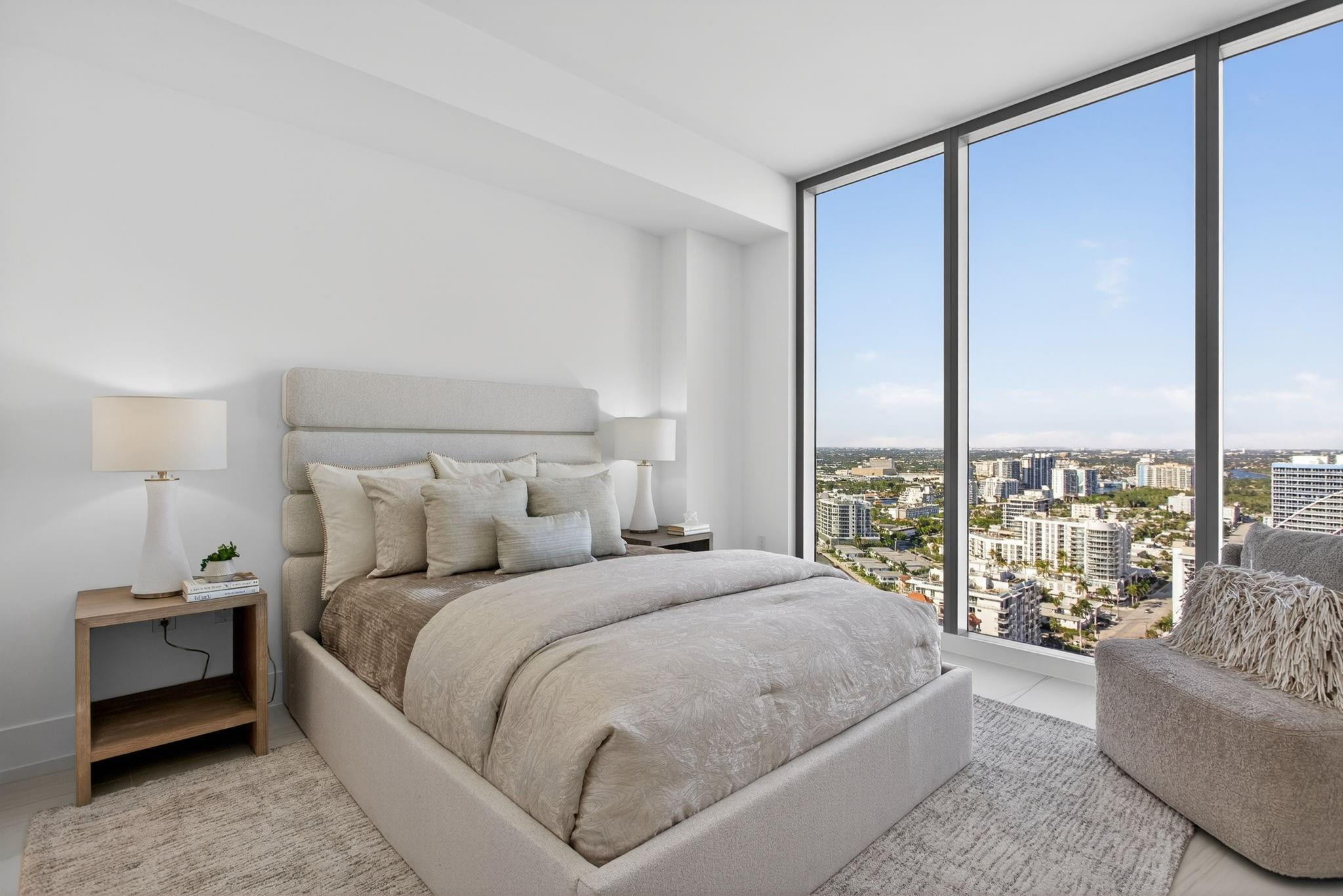 153 N Seabreeze Boulevard 2505