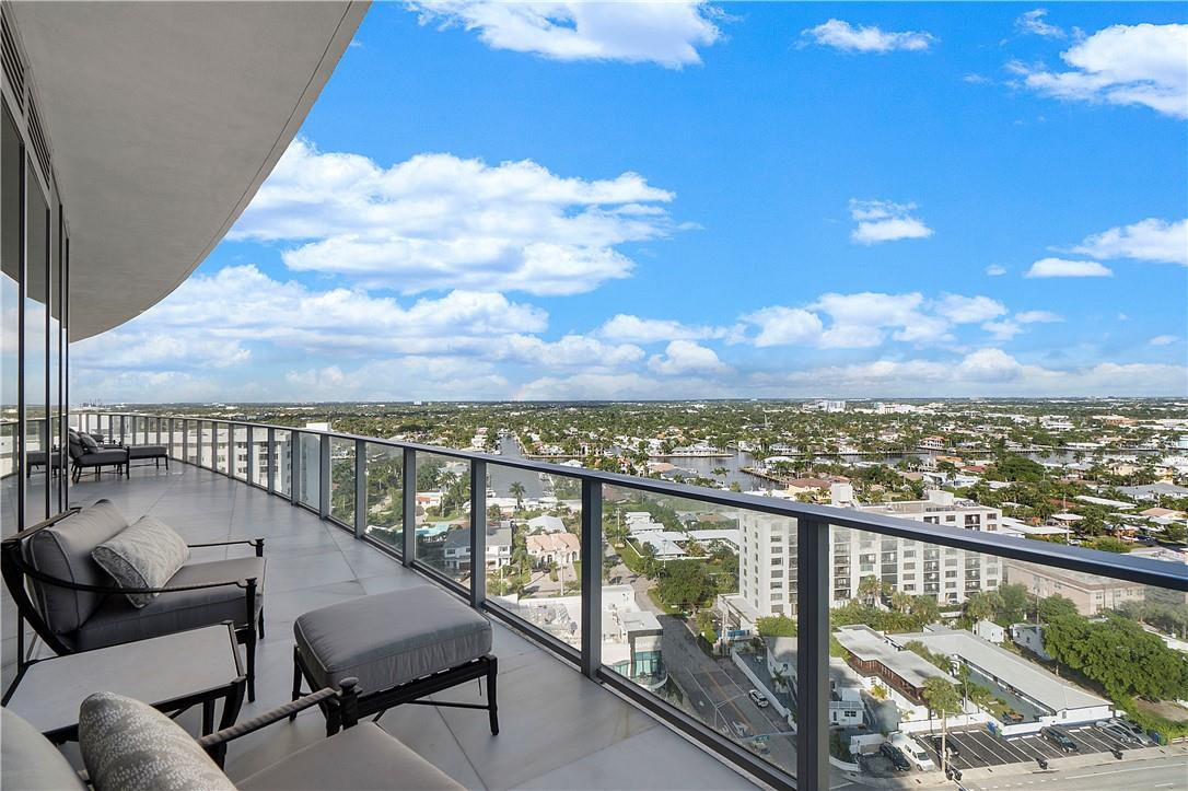 2200 N Ocean Boulevard N1701/N1801