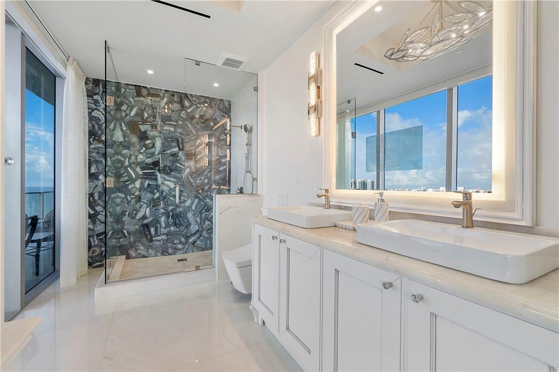 2200 N Ocean Boulevard N1701/N1801