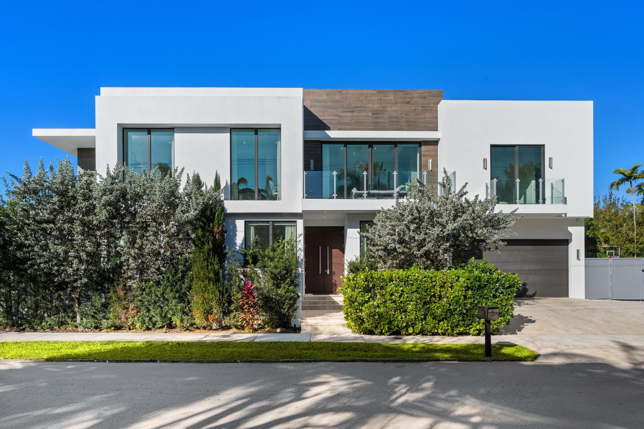 1111 SE 9th Avenue