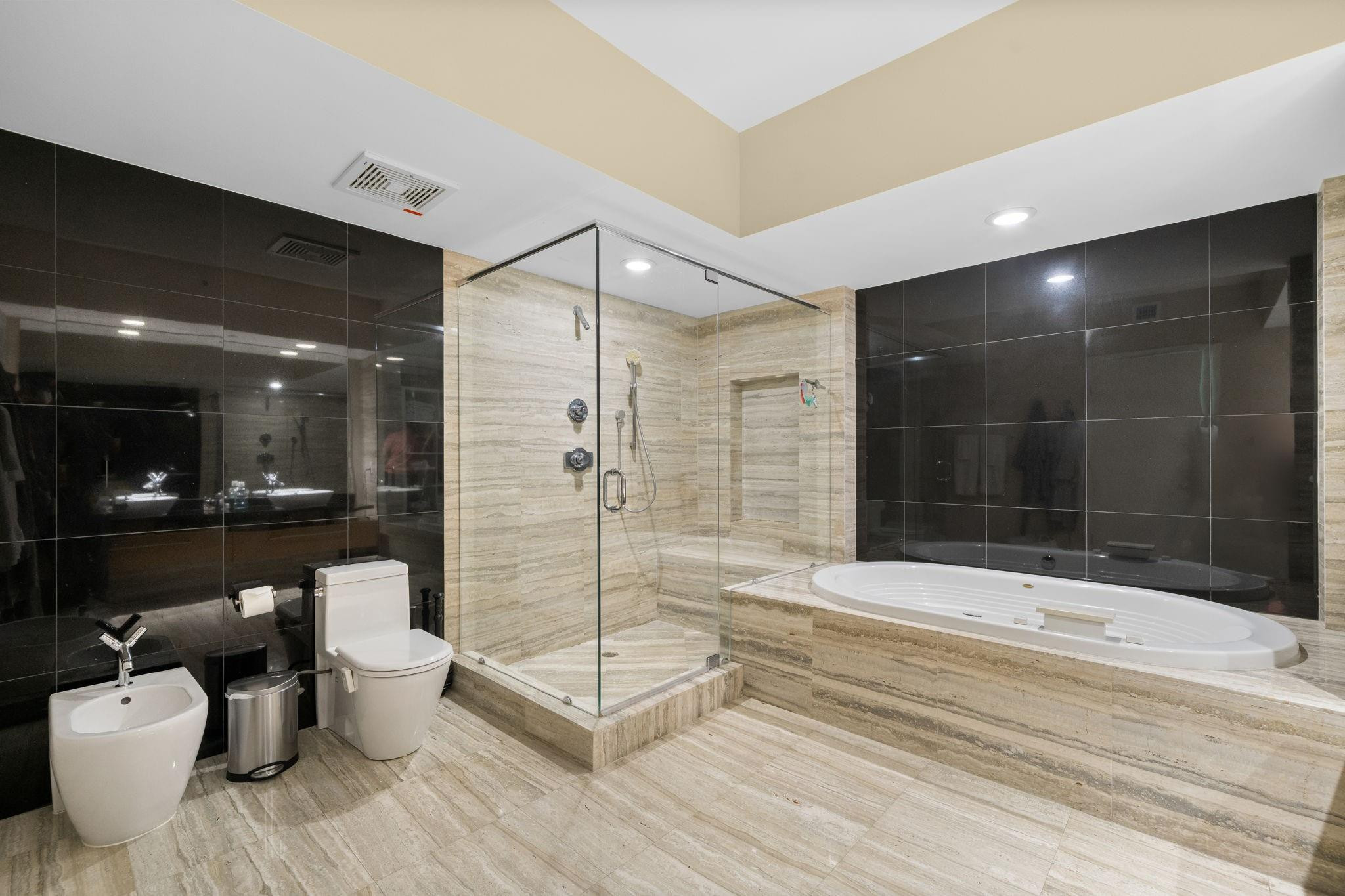 101 S Fort Lauderdale Beach Boulevard Unit: 2407