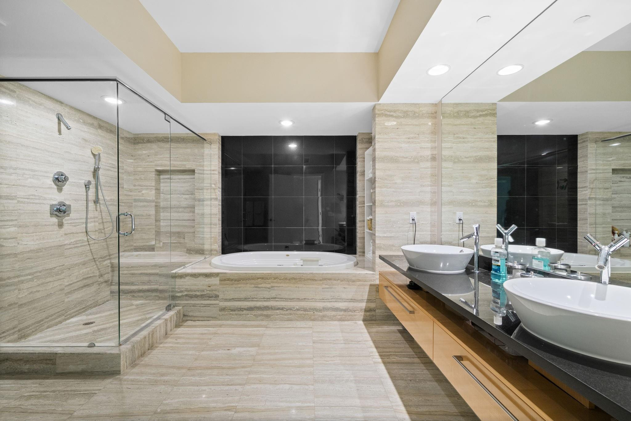 101 S Fort Lauderdale Beach Boulevard Unit: 2407