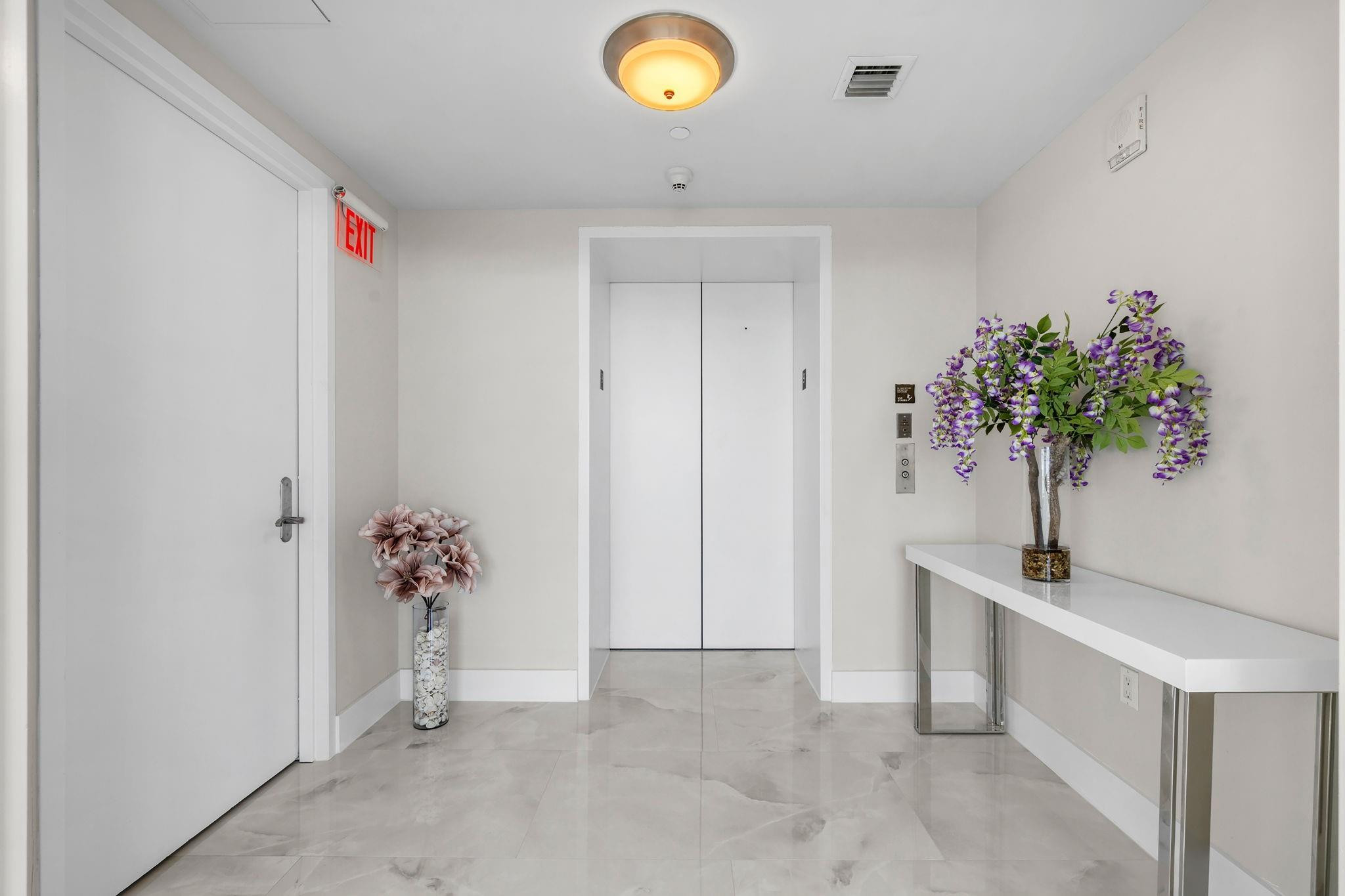 101 S Fort Lauderdale Beach Boulevard Unit: 907