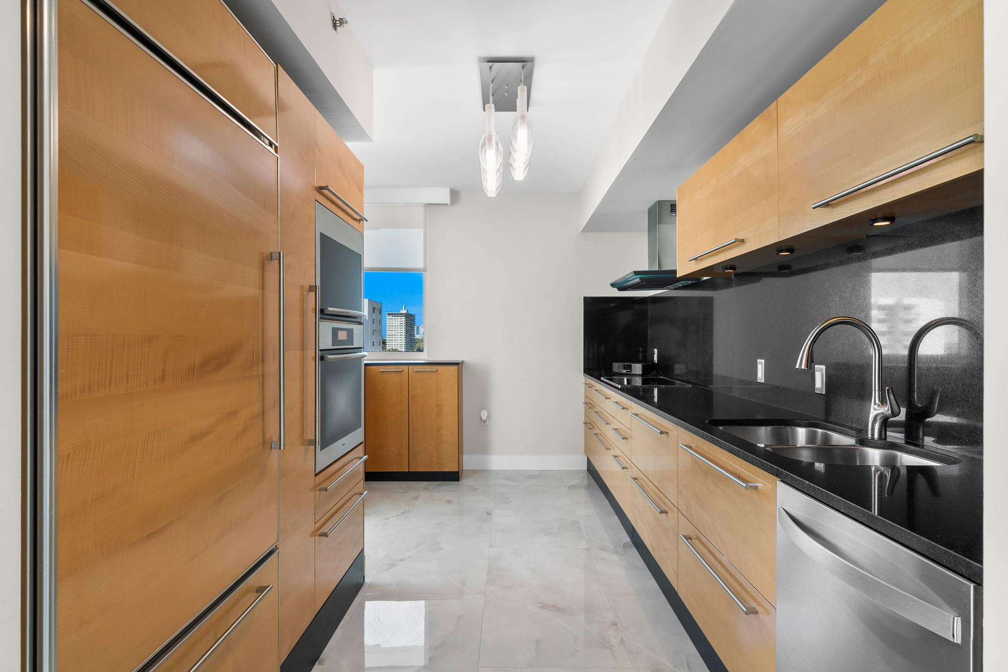 101 S Fort Lauderdale Beach Boulevard Unit: 907