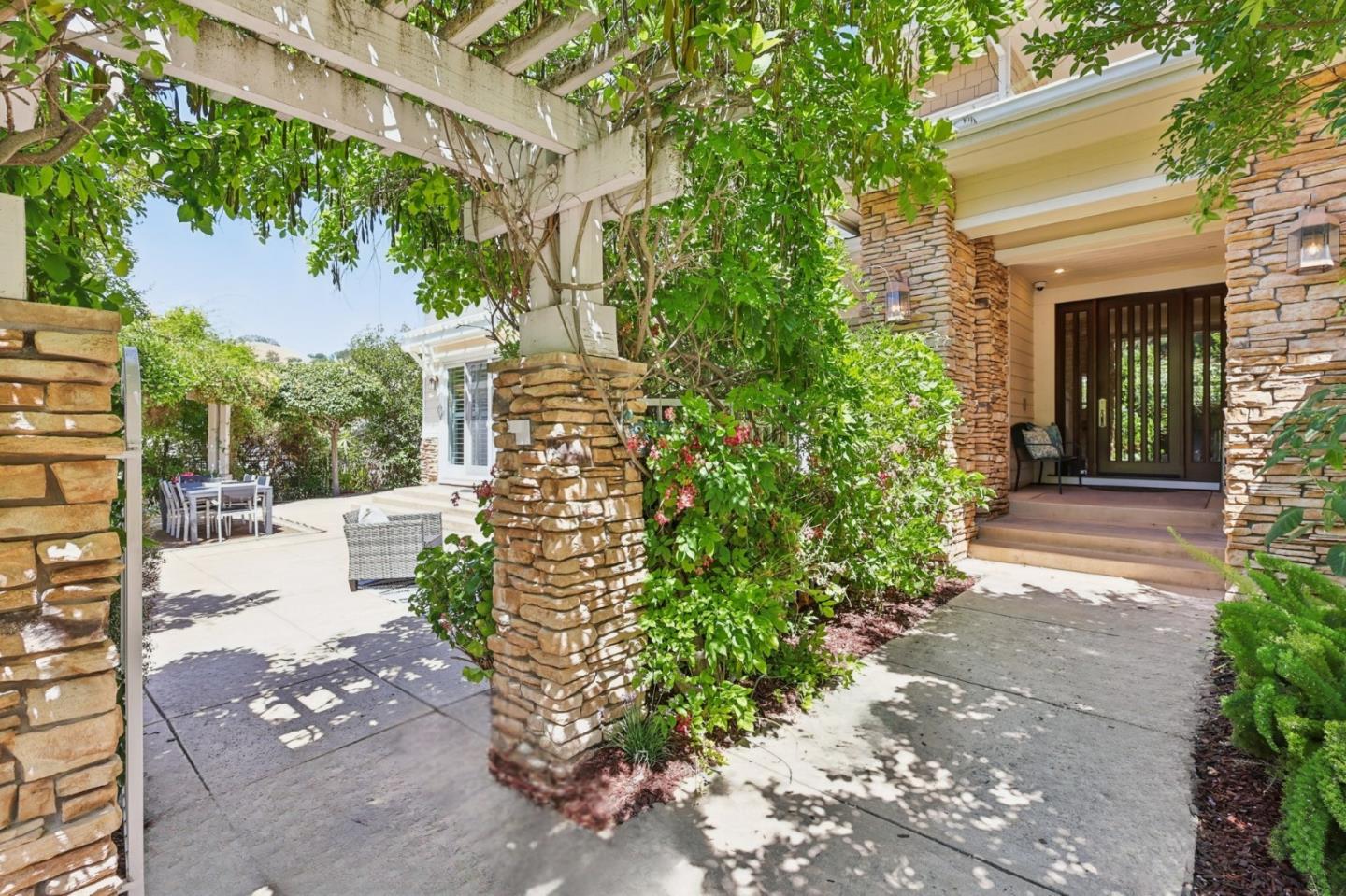 125 Mystic Place
