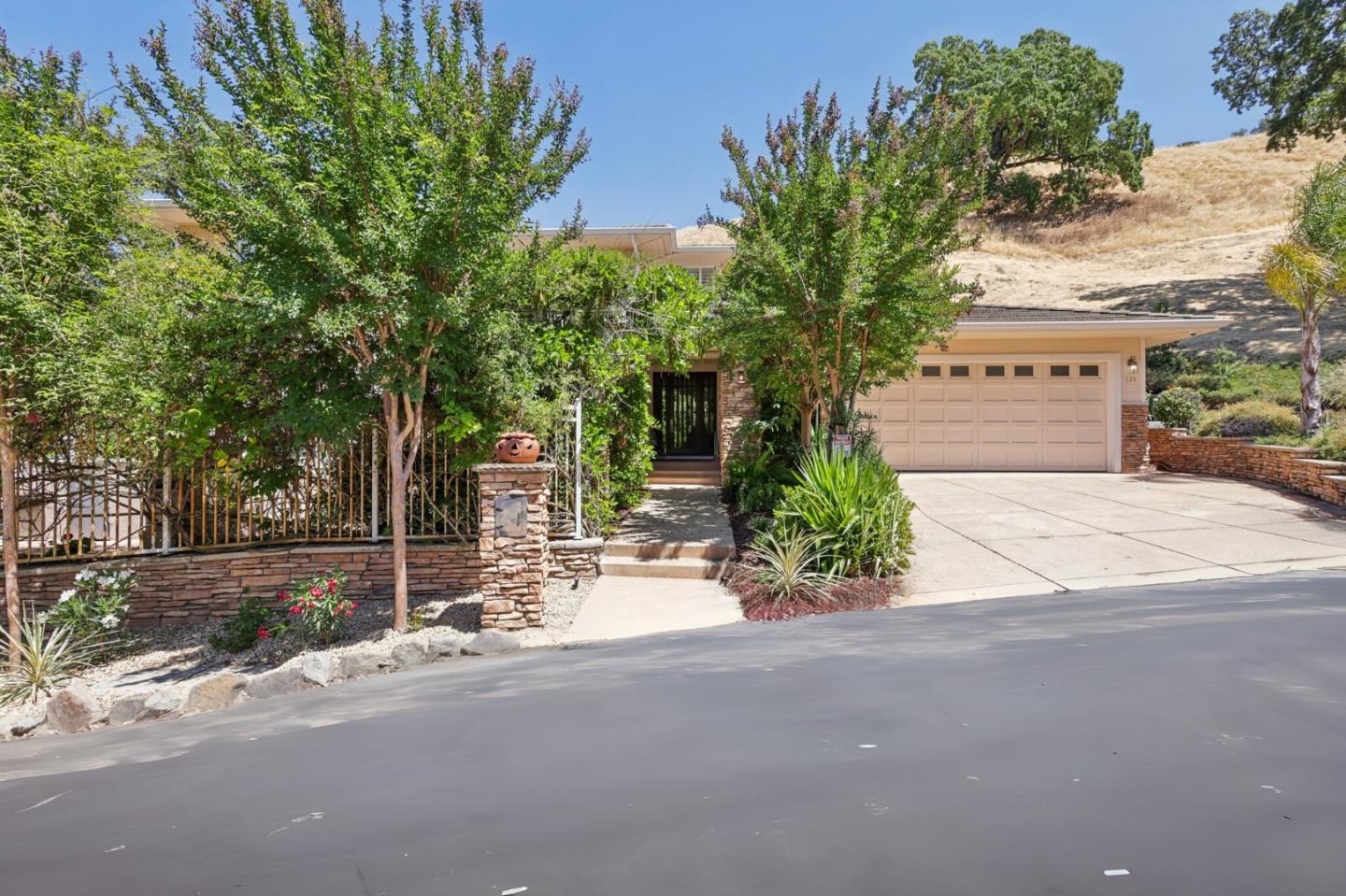 125 Mystic Place