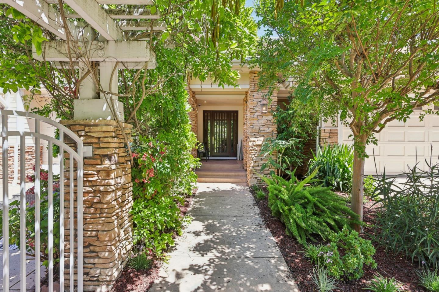 125 Mystic Place