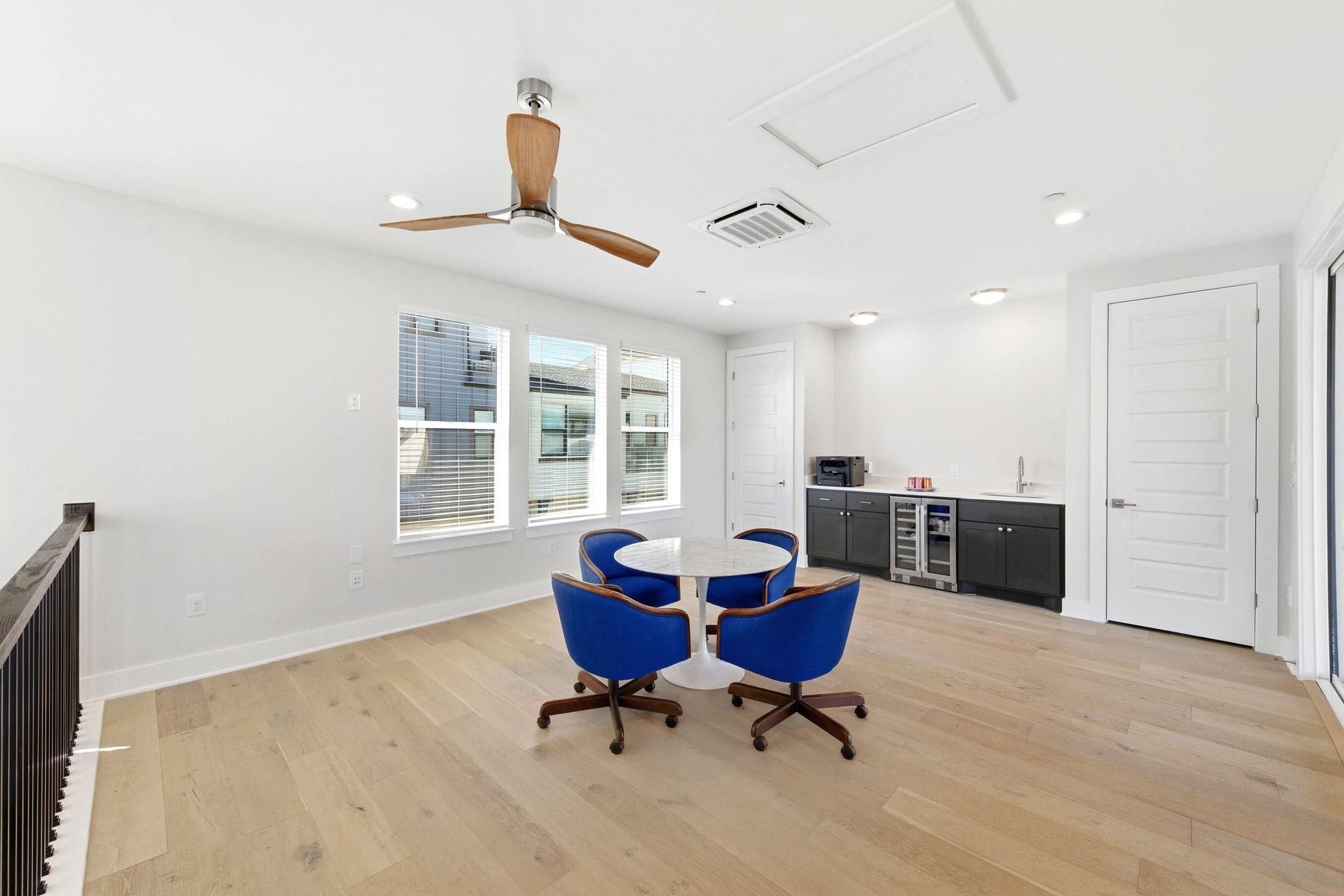 4209 Elevator DR