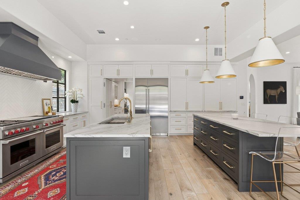 3913 Bonnell DR