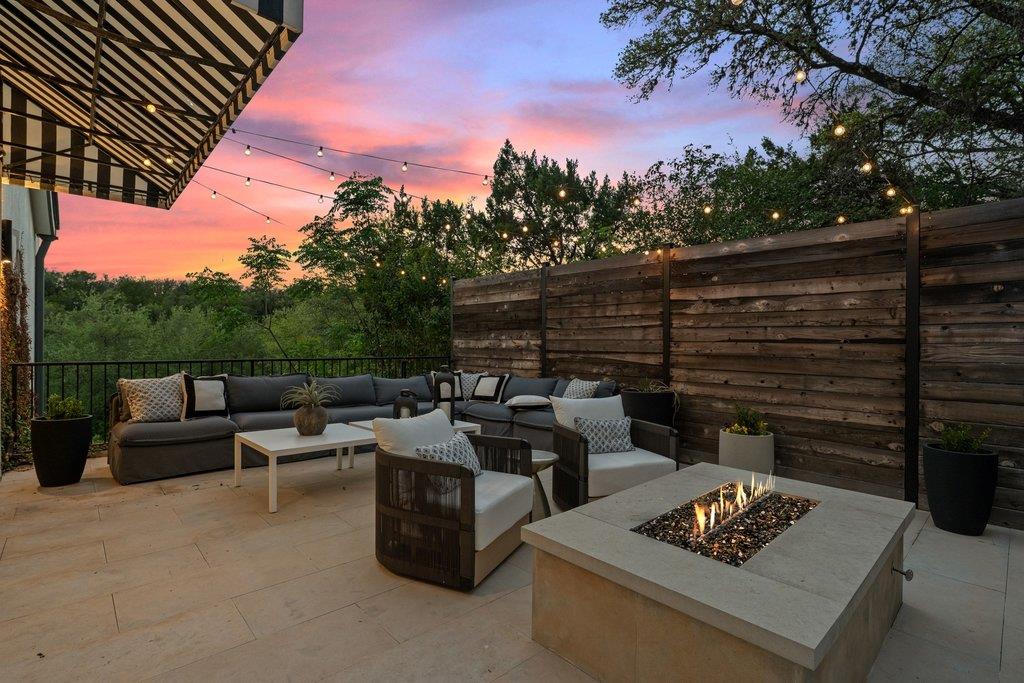 3913 Bonnell DR