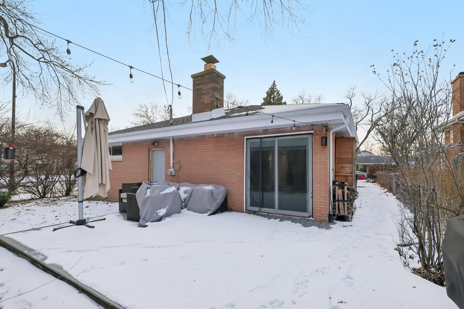 6803 N KEELER Avenue