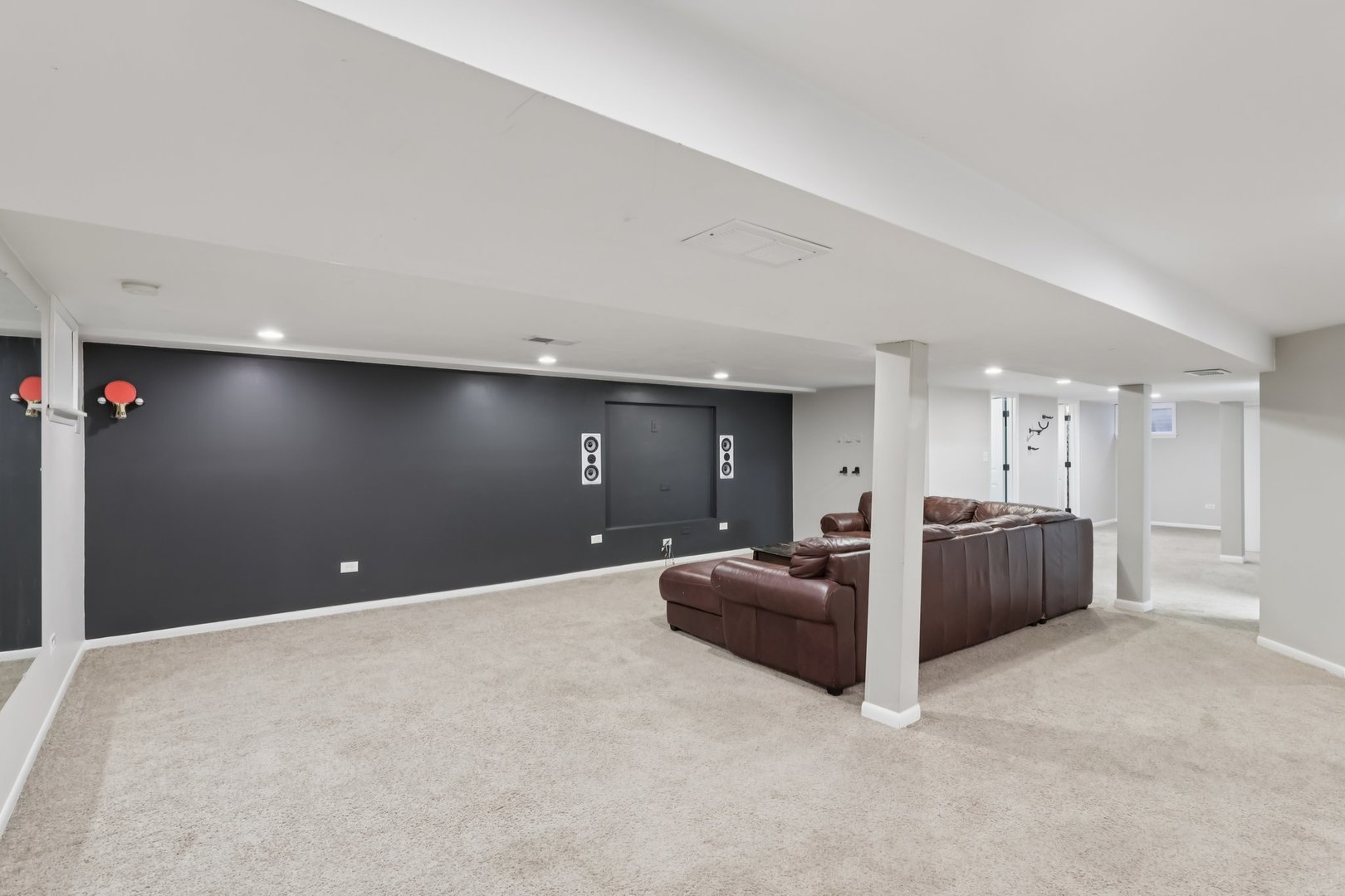 6803 N KEELER Avenue