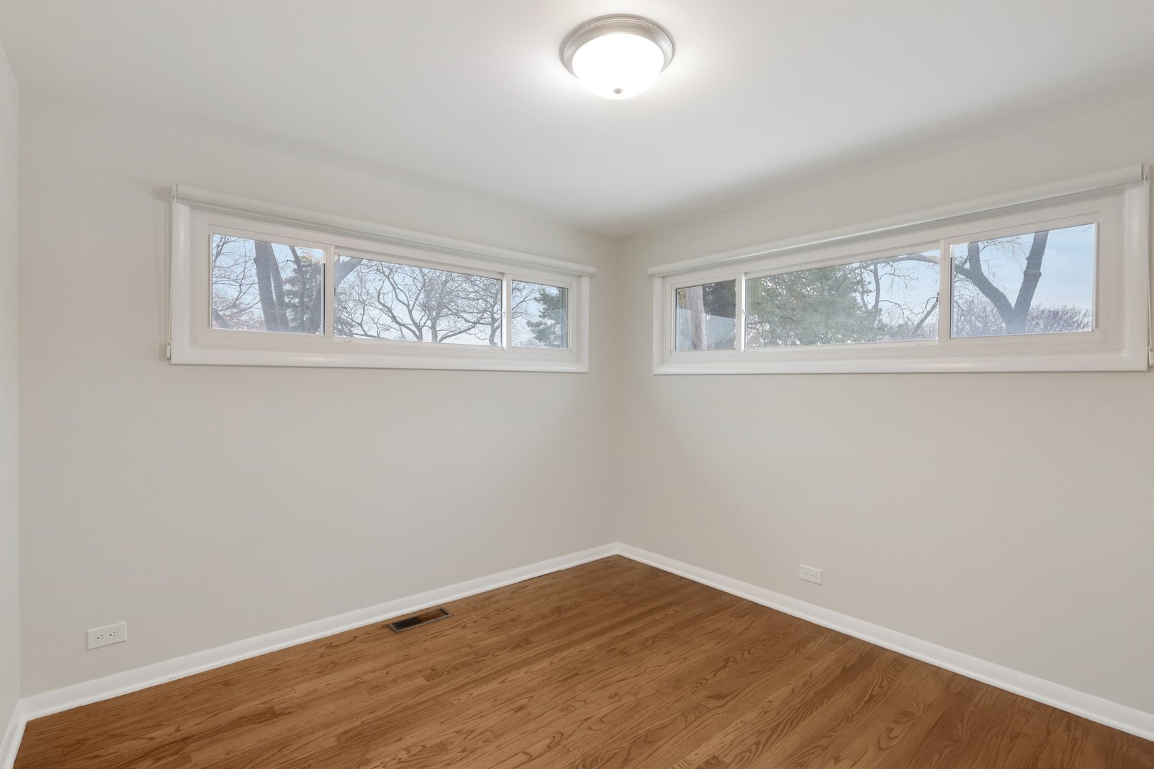 6803 N KEELER Avenue