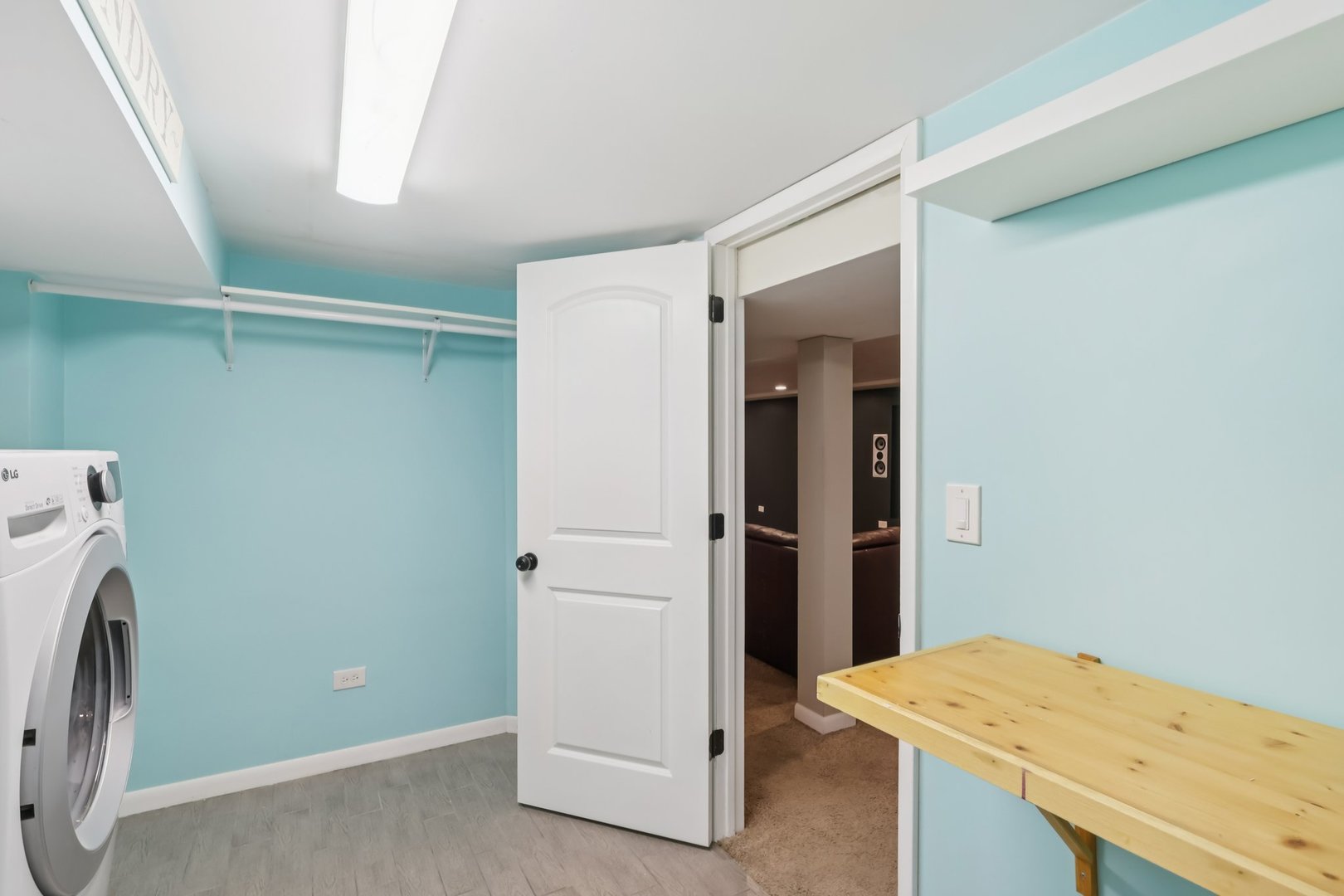 6803 N KEELER Avenue