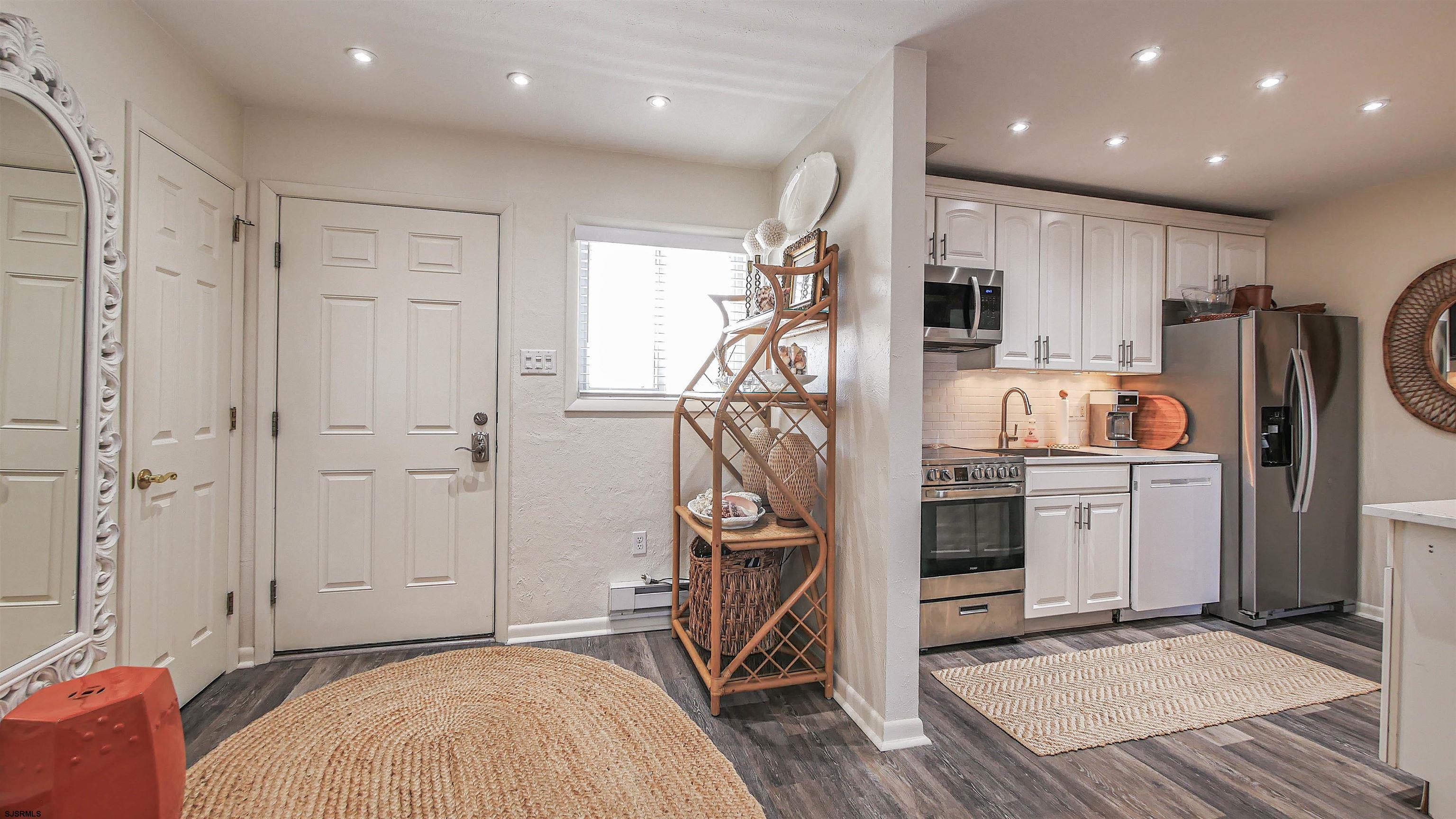 2137 Asbury Ave Unit: 17