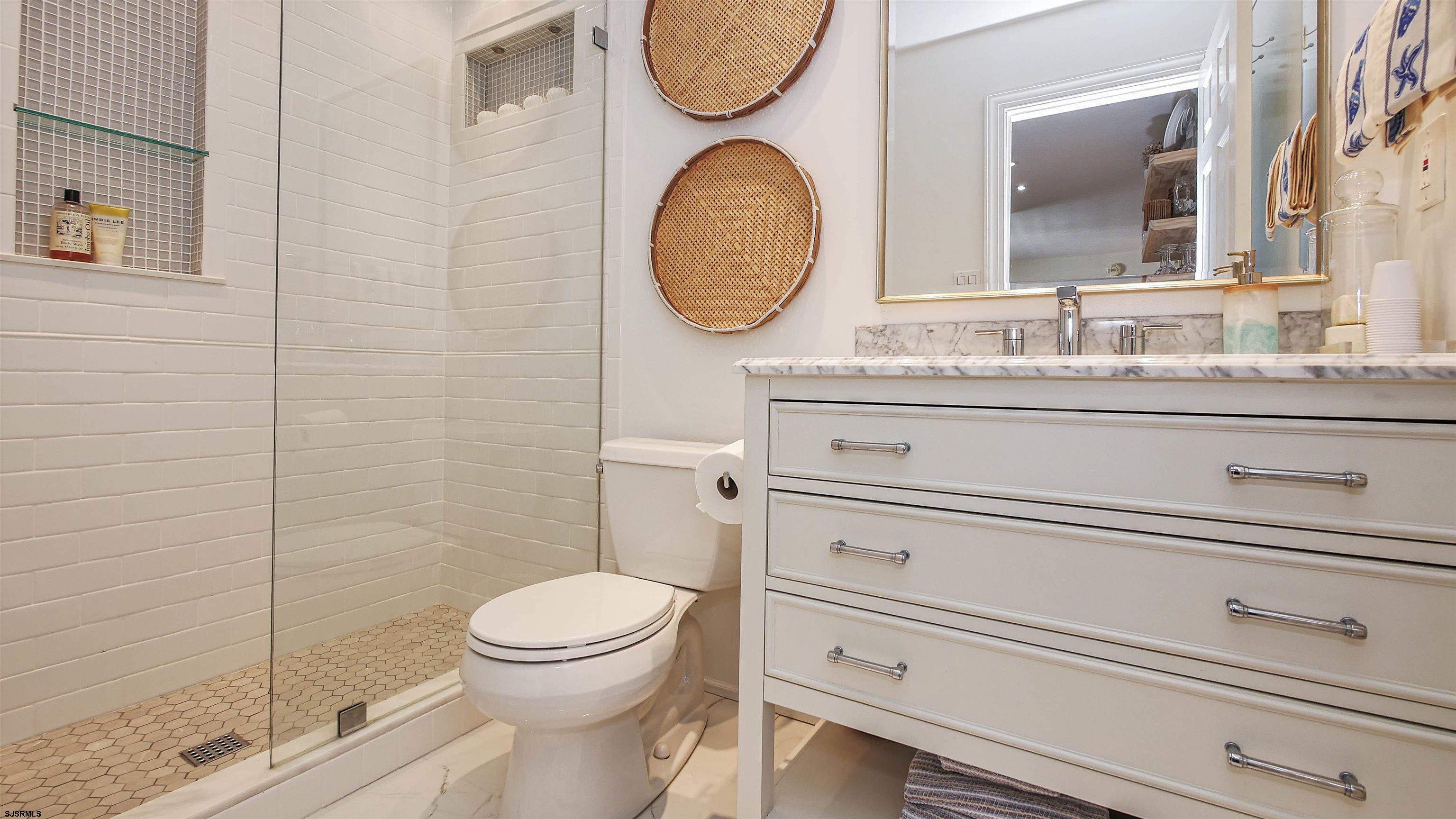 2137 Asbury Ave Unit: 17
