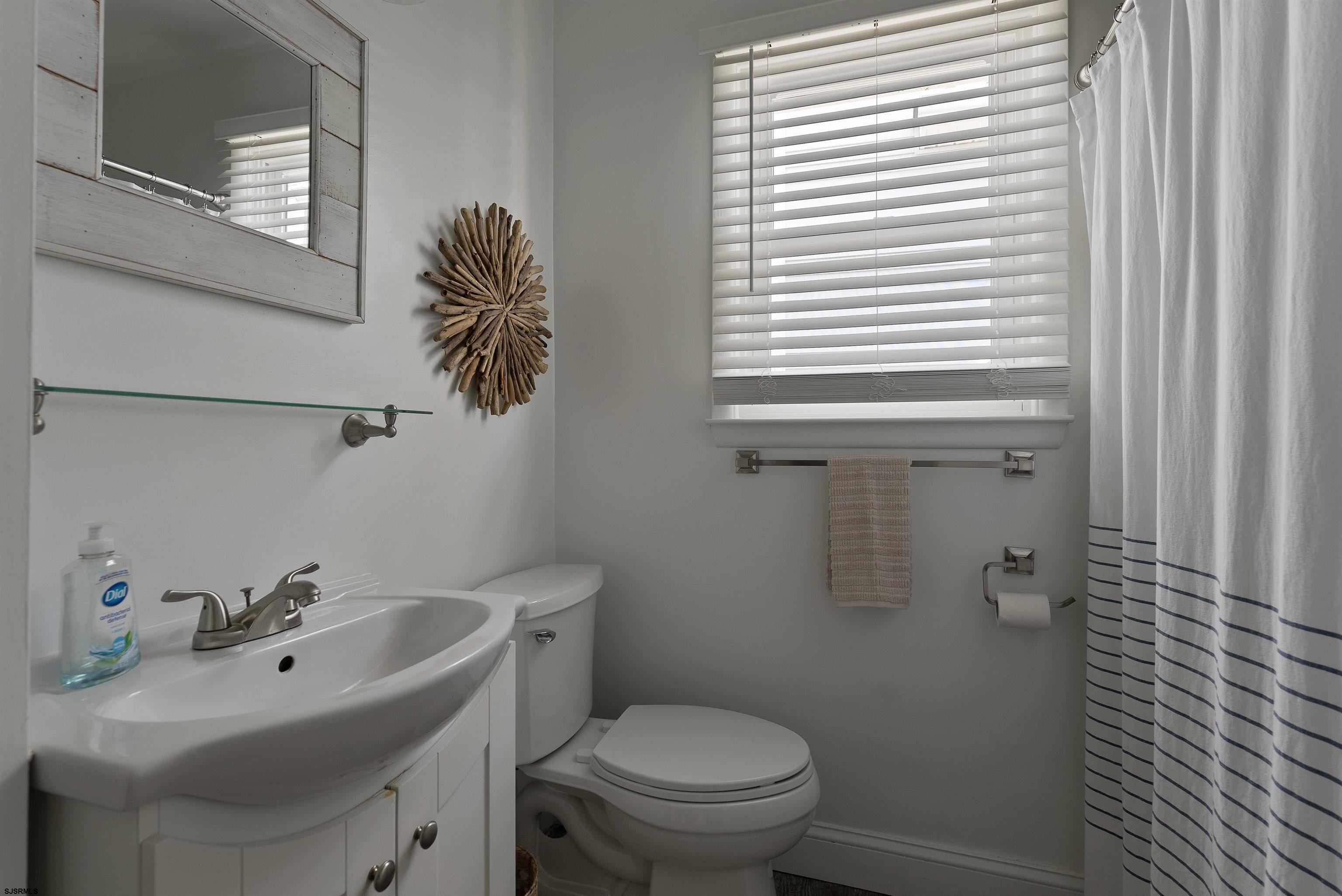 5018 Asbury Ave Ave Unit: 2