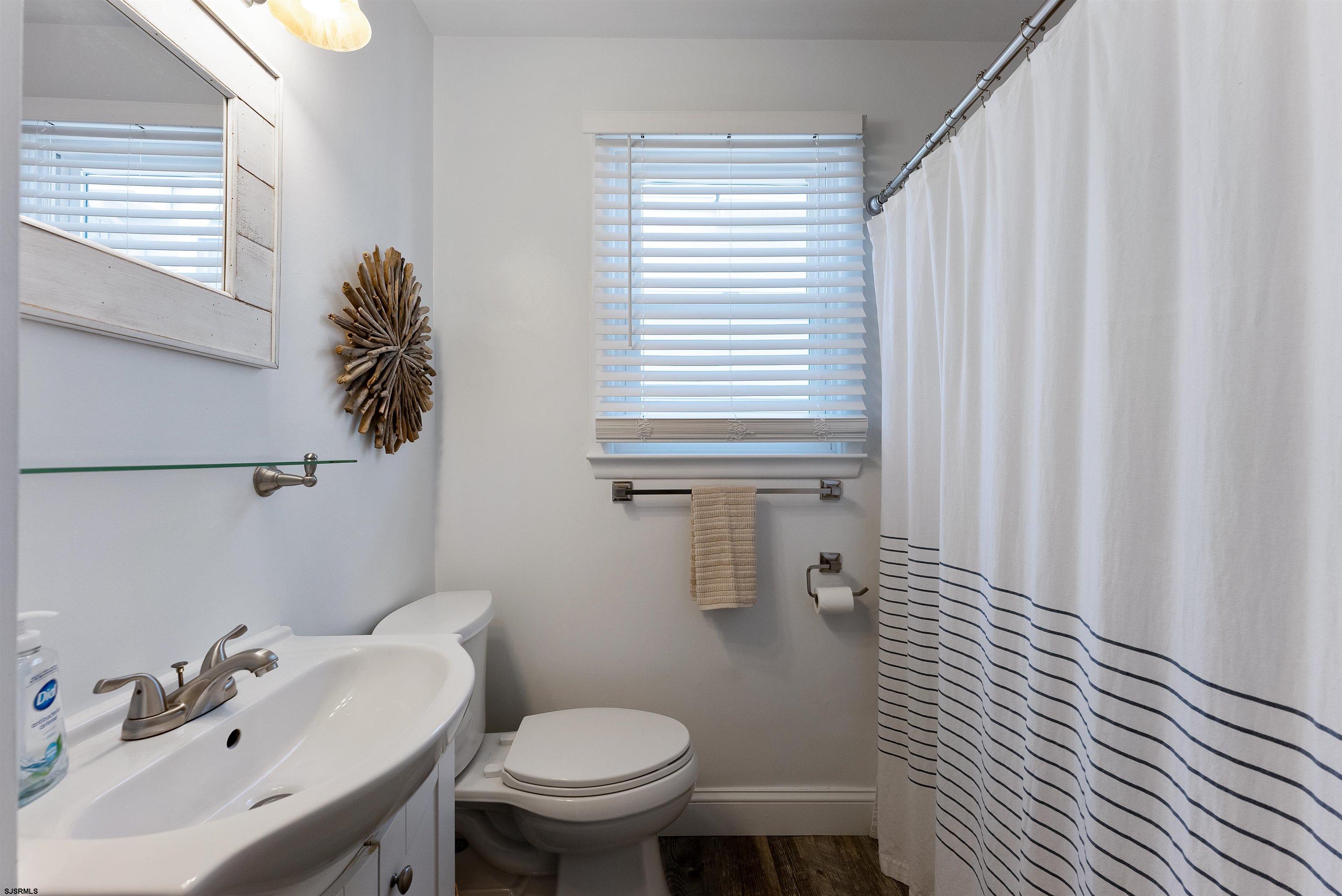 5018 Asbury Ave Ave Unit: 2