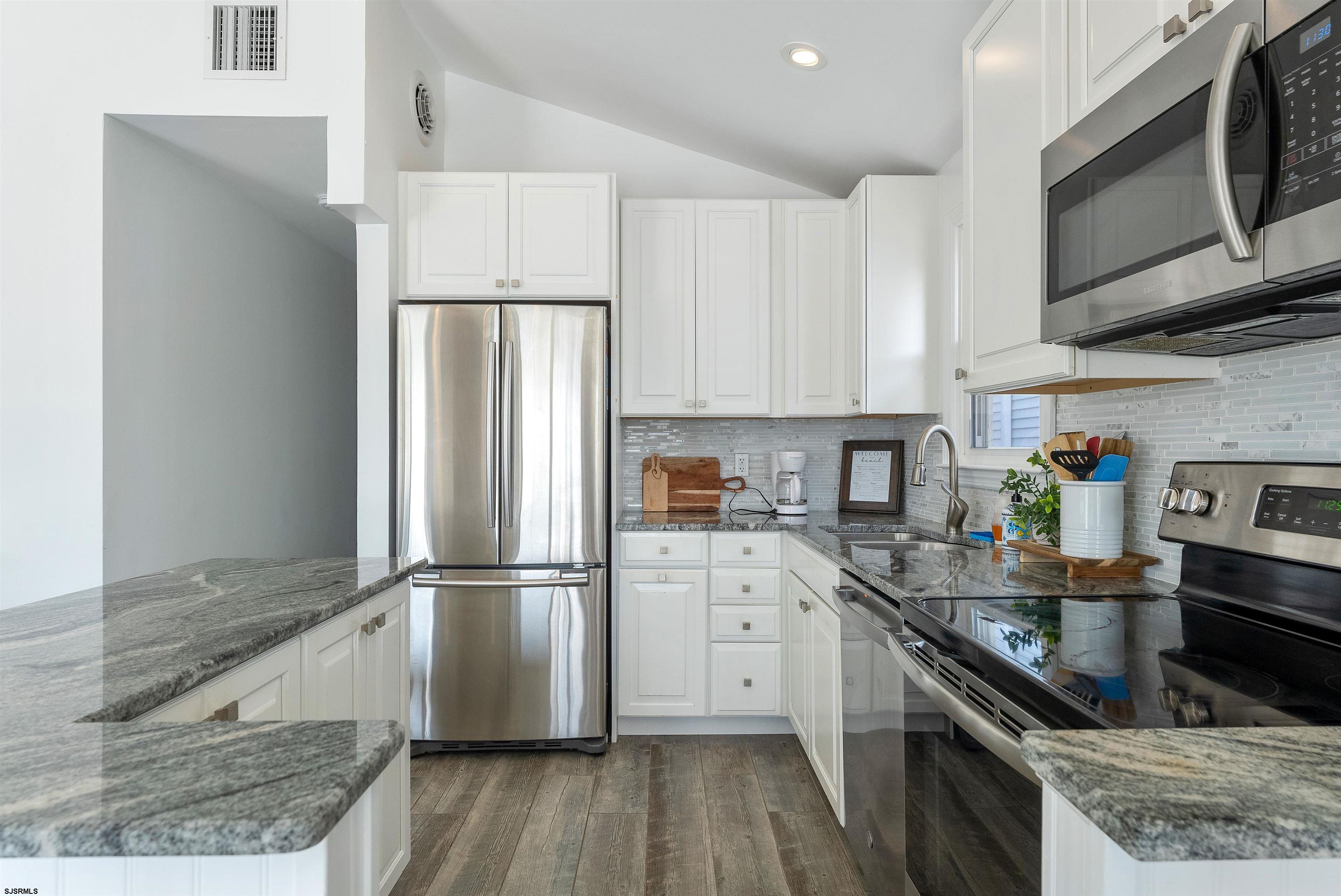 5018 Asbury Ave Ave Unit: 2