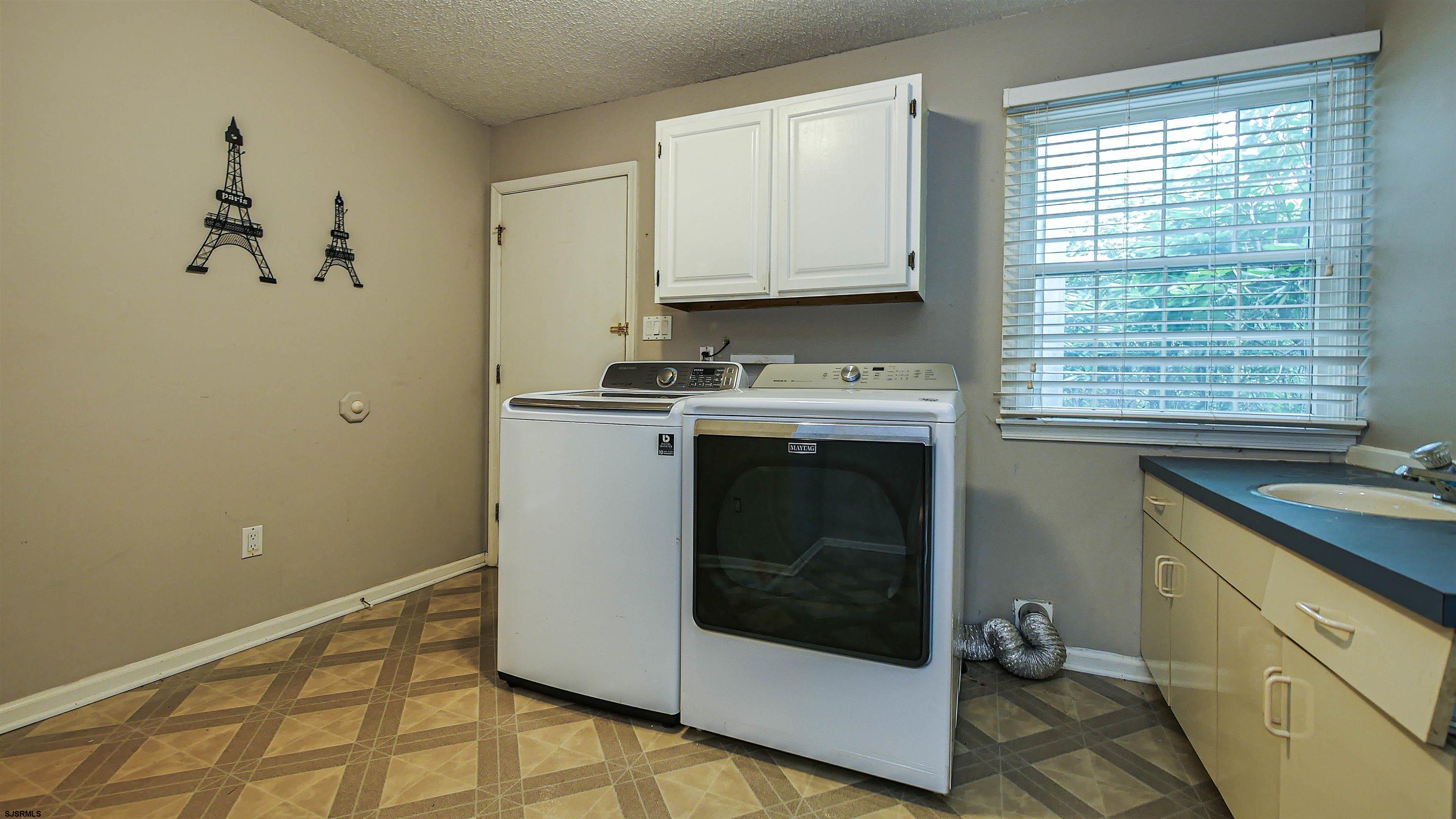 34 Jill Ave