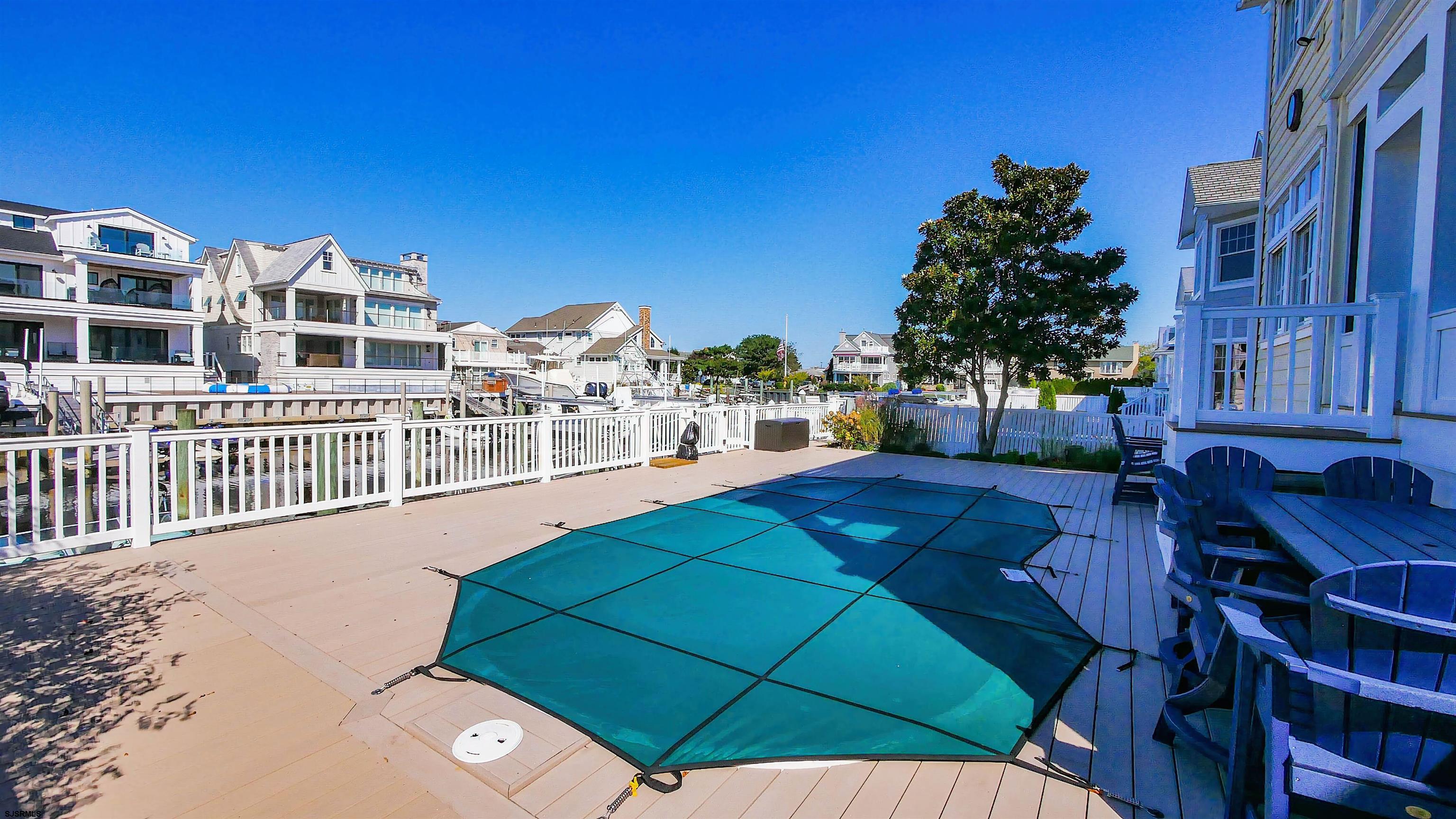 8 Tobago Ln
