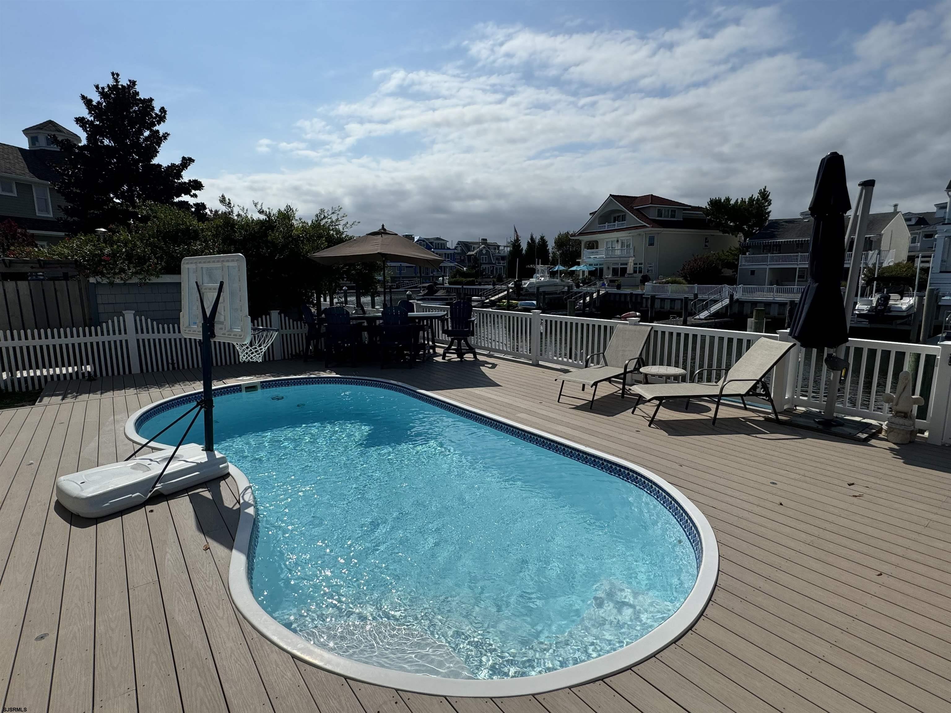 8 Tobago Ln