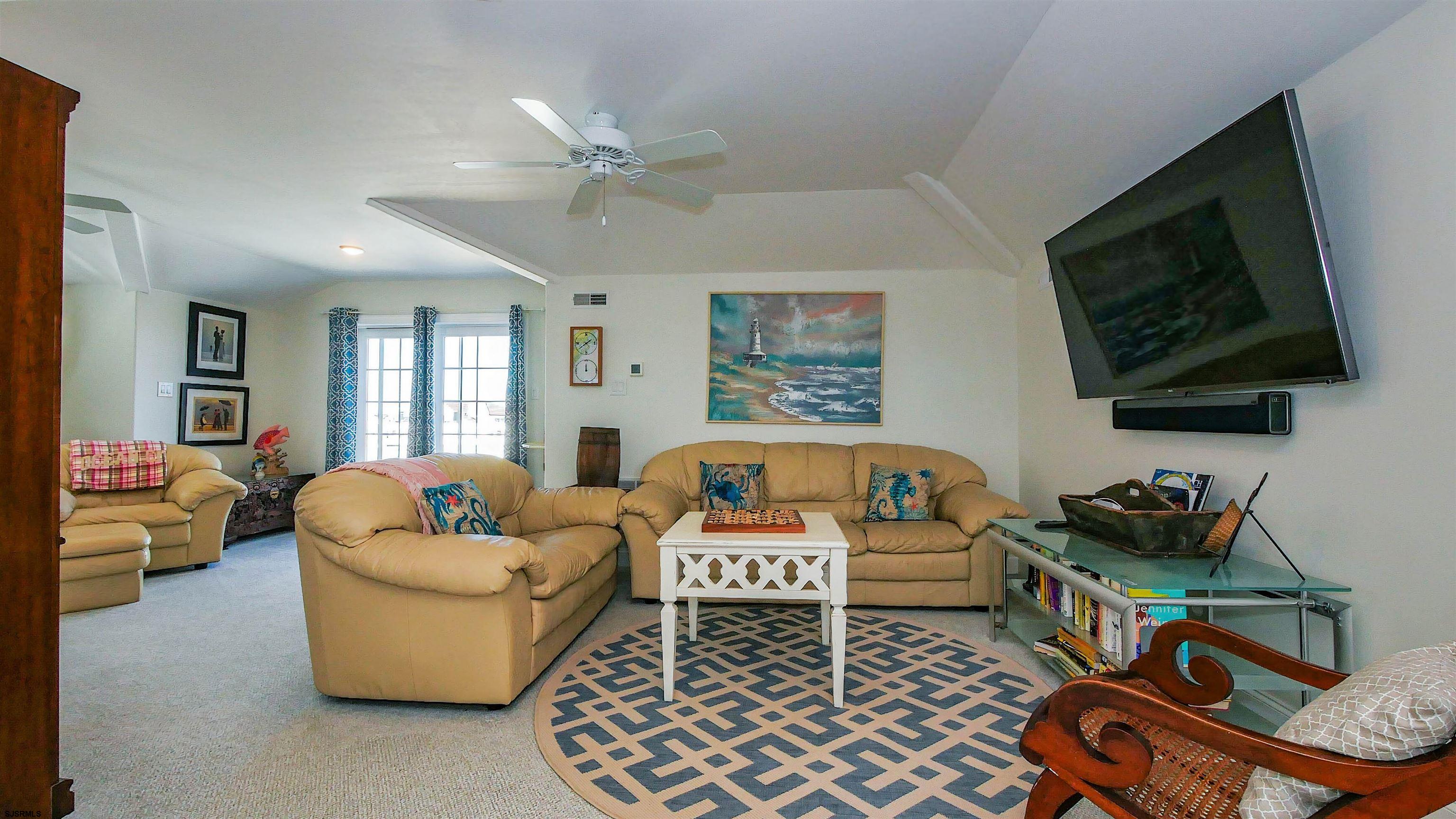 8 Tobago Ln