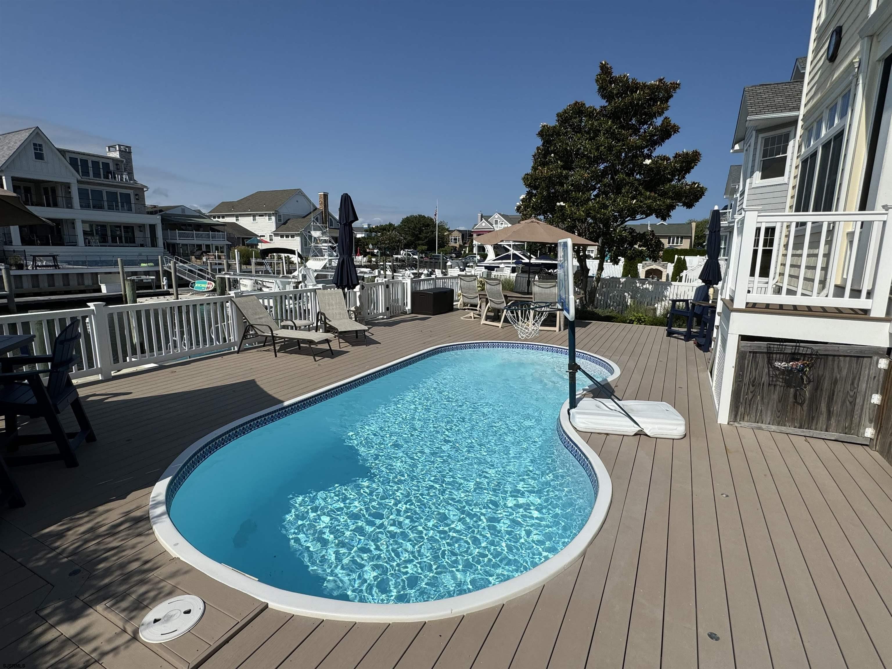 8 Tobago Ln