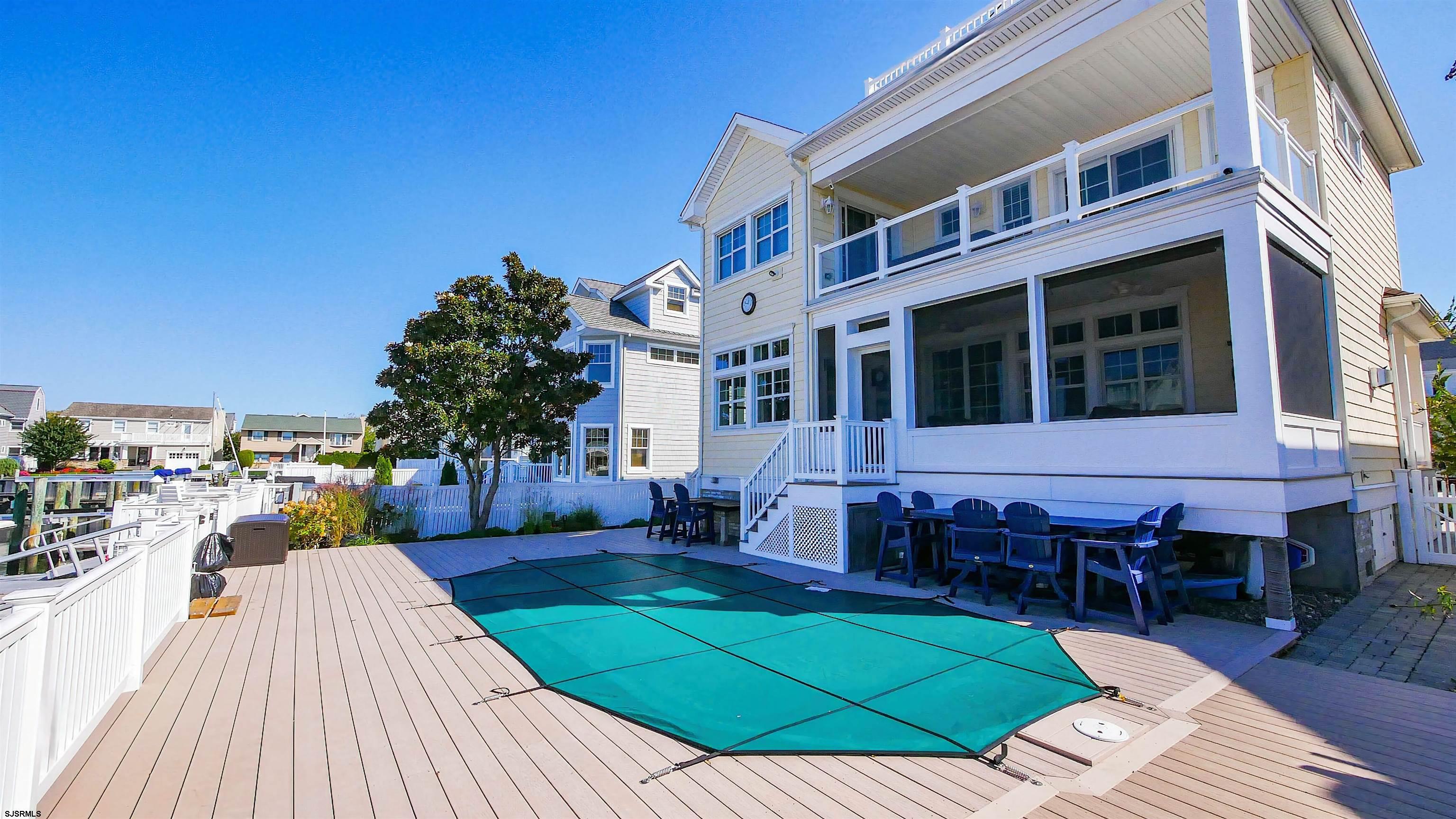 8 Tobago Ln