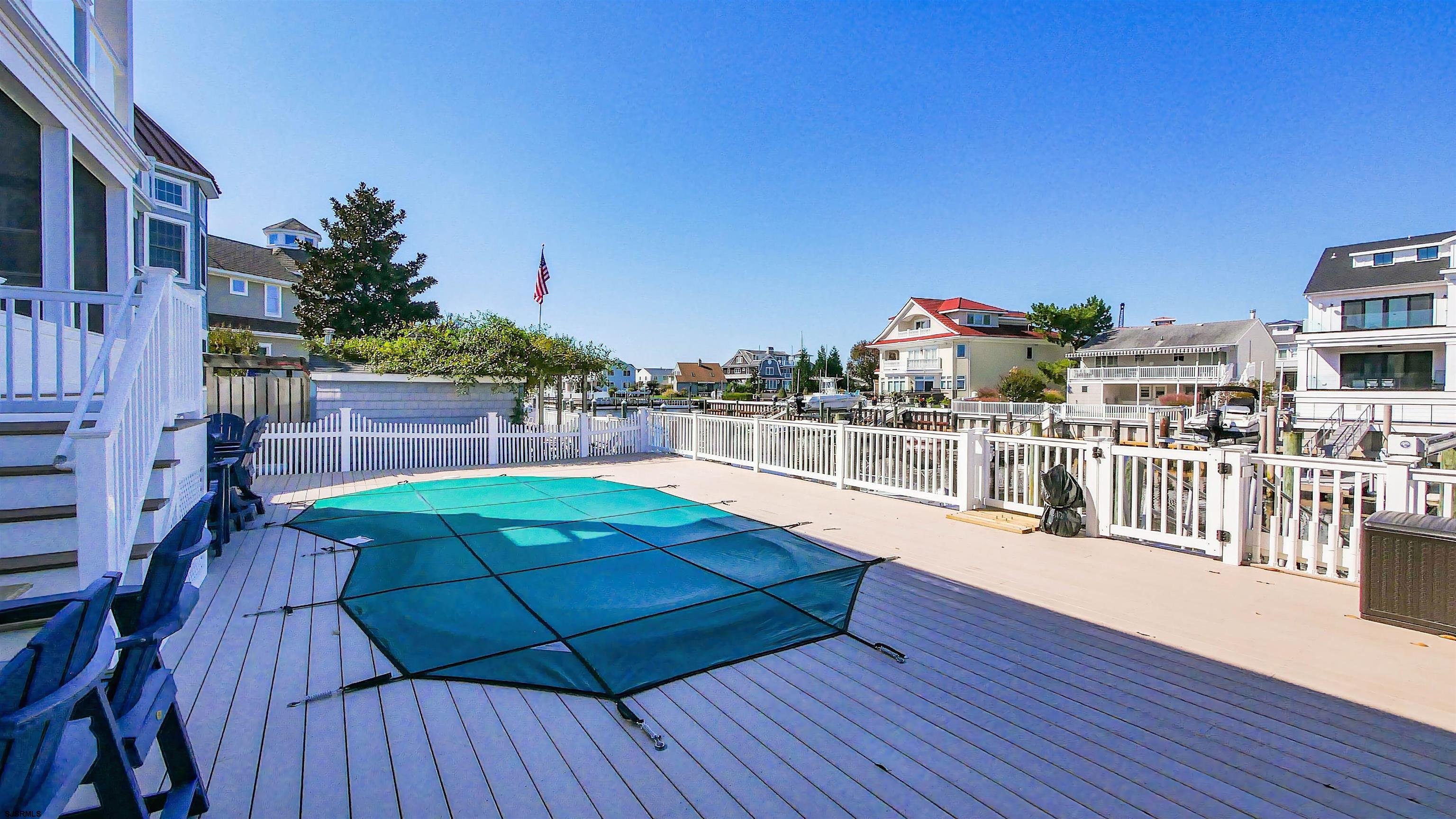 8 Tobago Ln