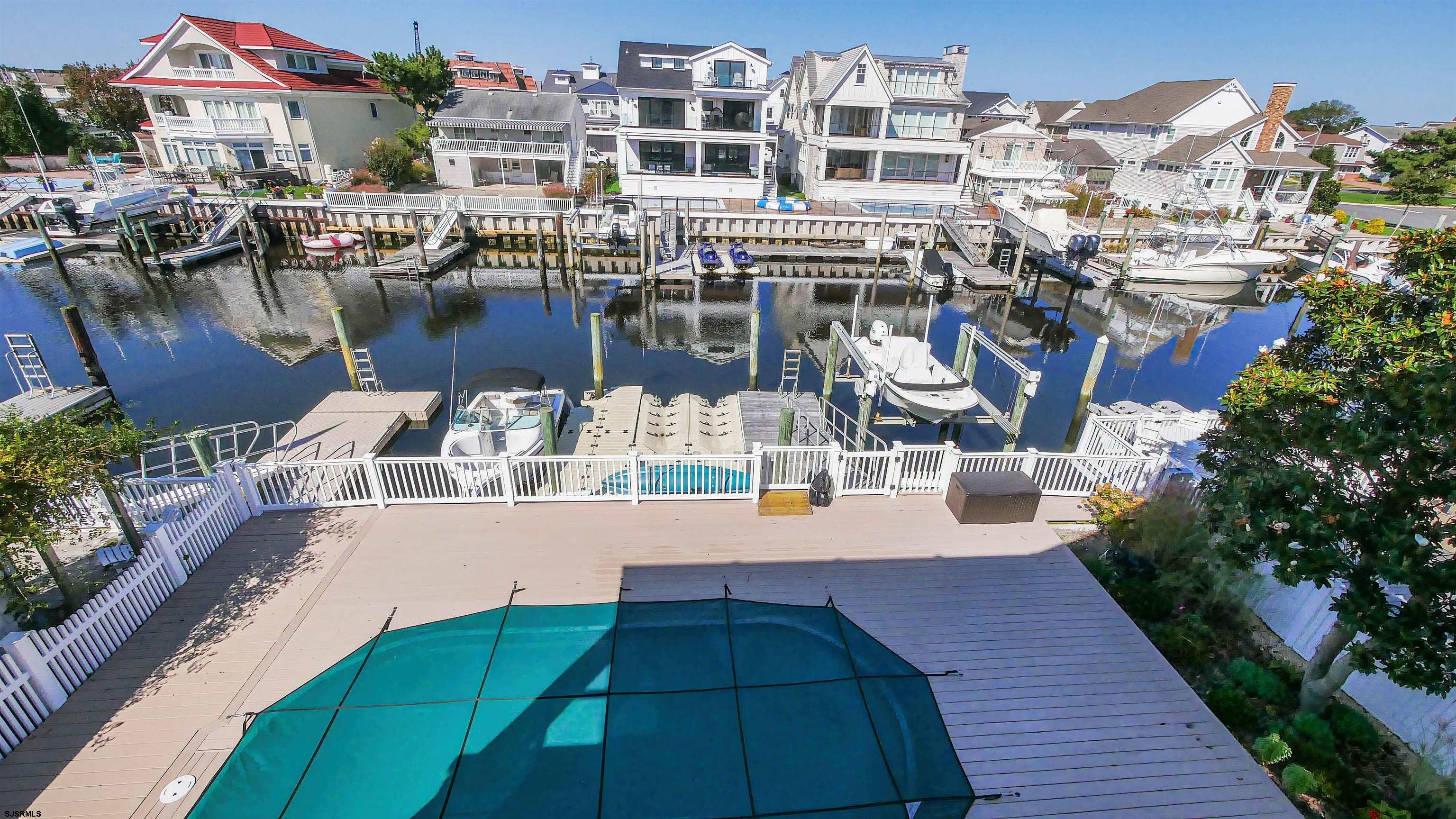 8 Tobago Ln