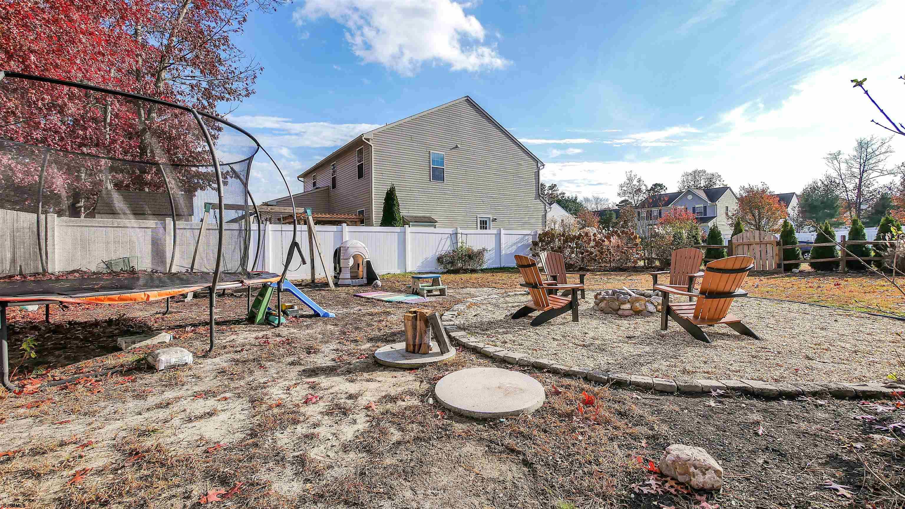 54 Shoreline Rd