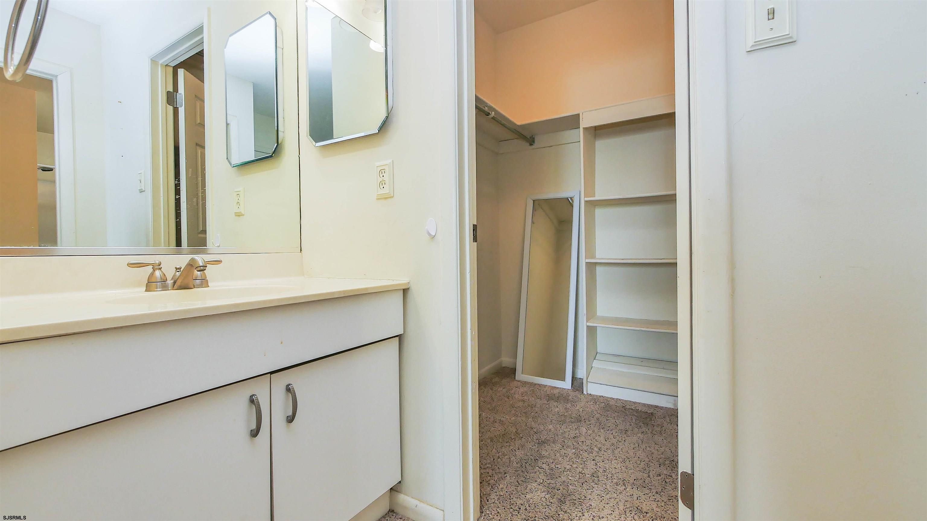 407 Harbour Cove Unit: 407