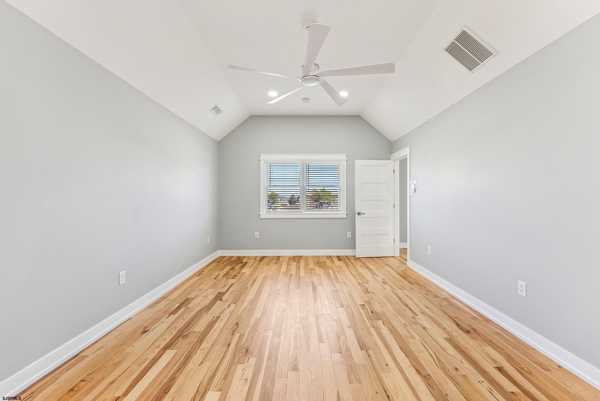 10 W 28th Street