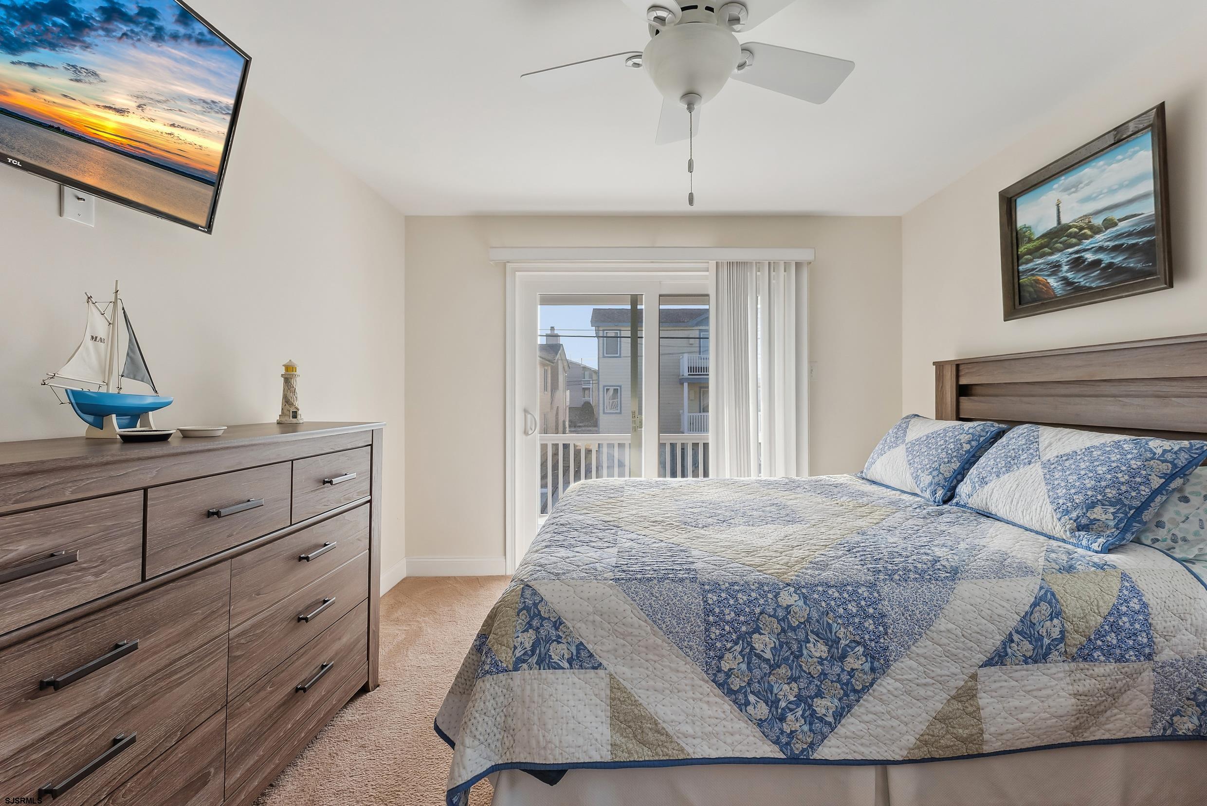 3621 Asbury Ave Unit: 1st Floor