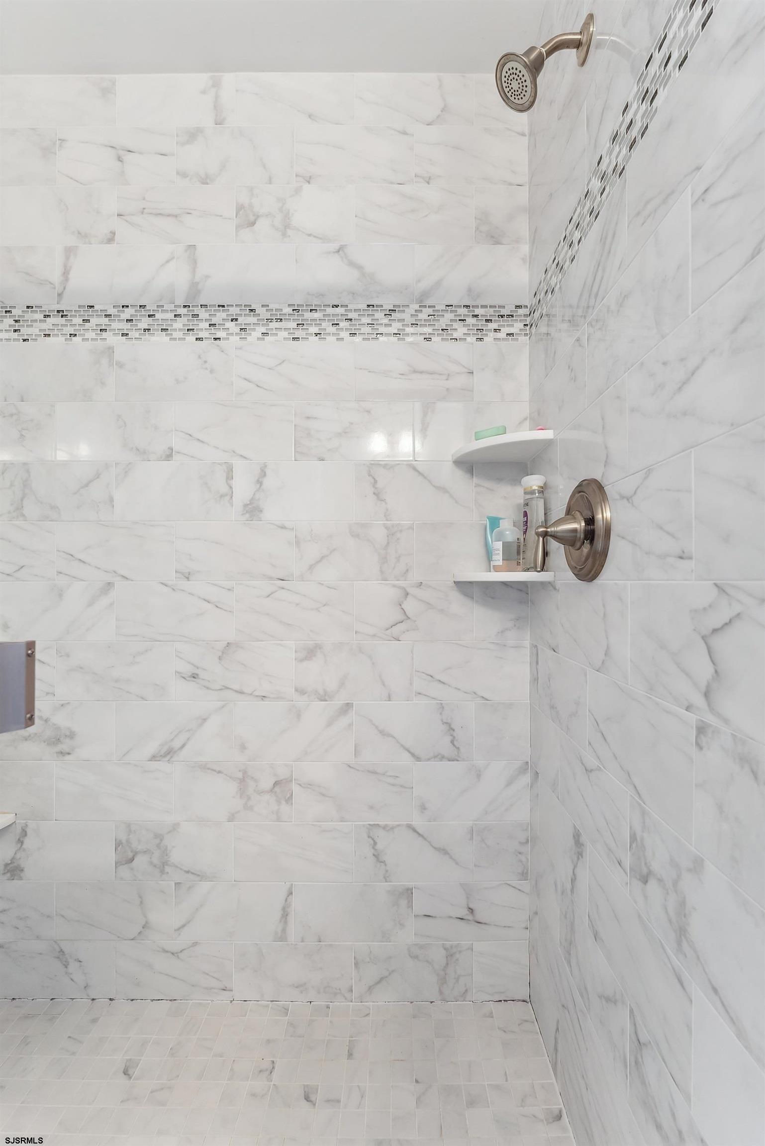 3621 Asbury Ave Unit: 1st Floor