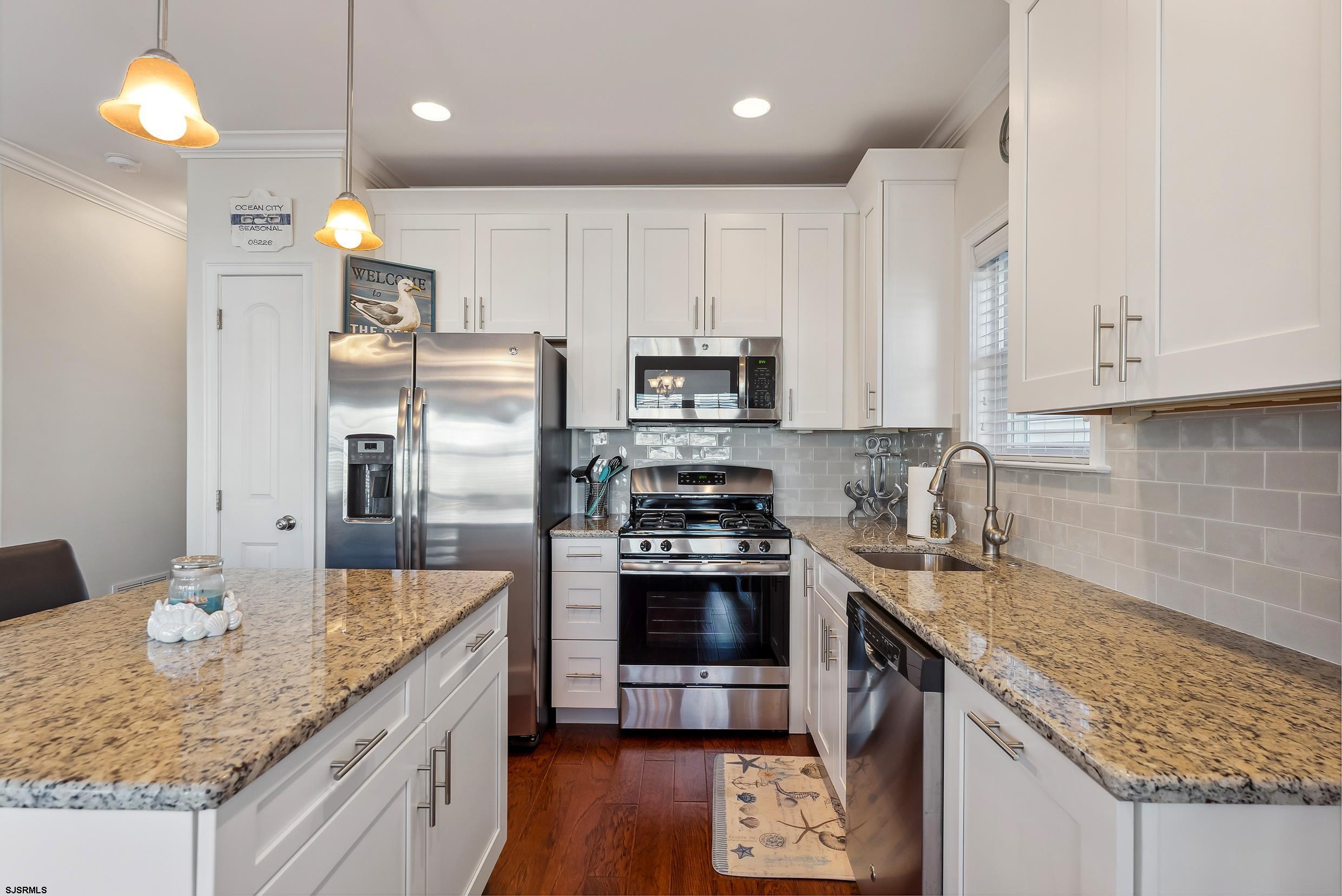 3621 Asbury Ave Unit: 1st Floor